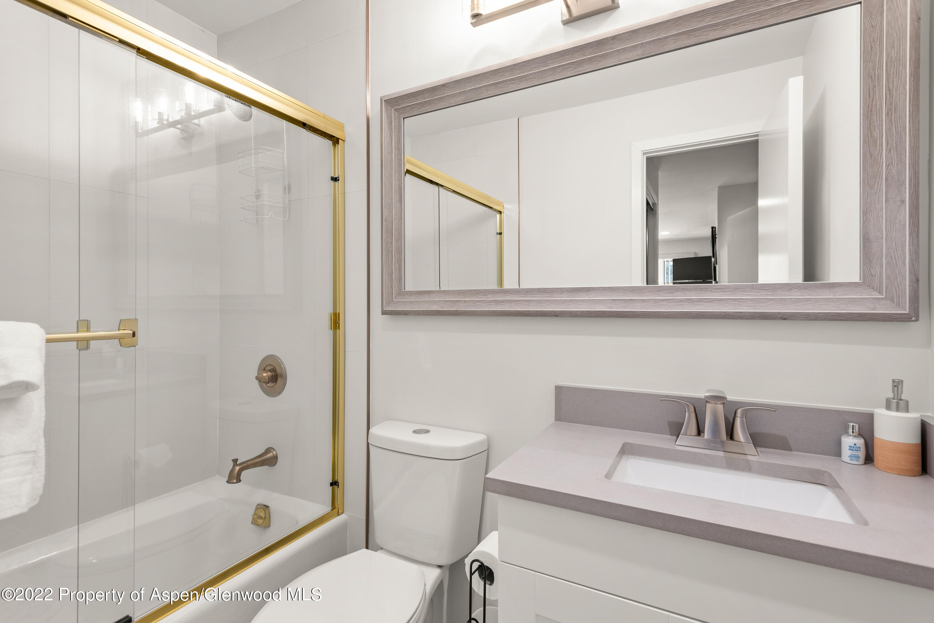 100 E Dean Street, 1-D