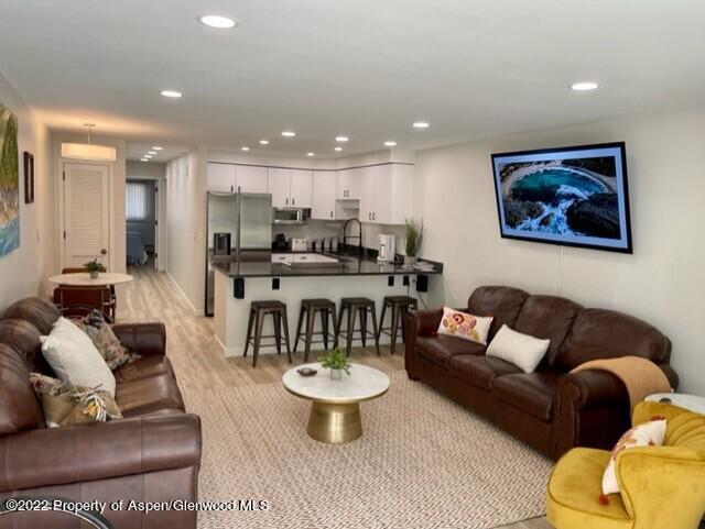 100 E Dean Street, 1-D