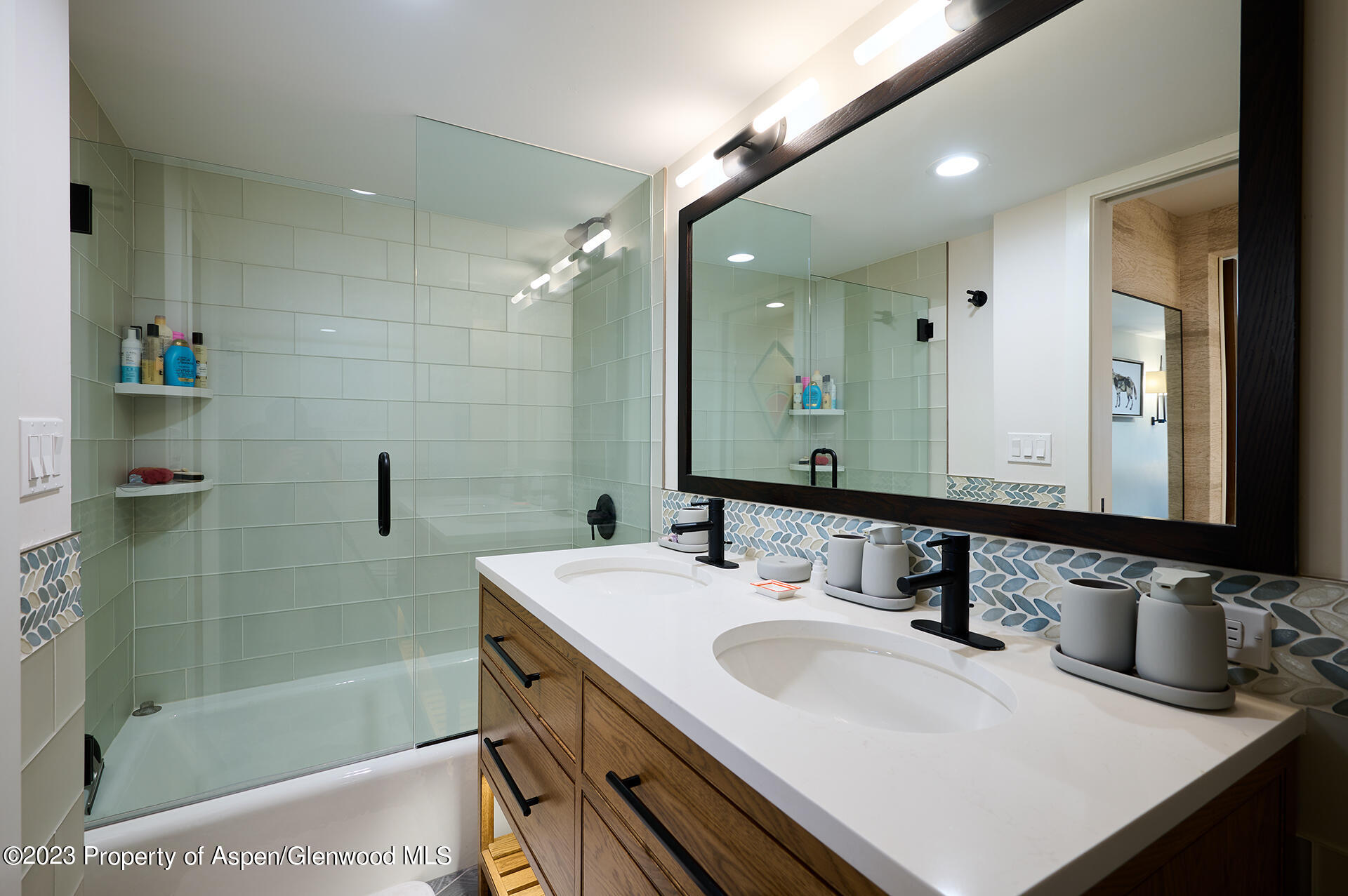 800 S Mill Street, 105