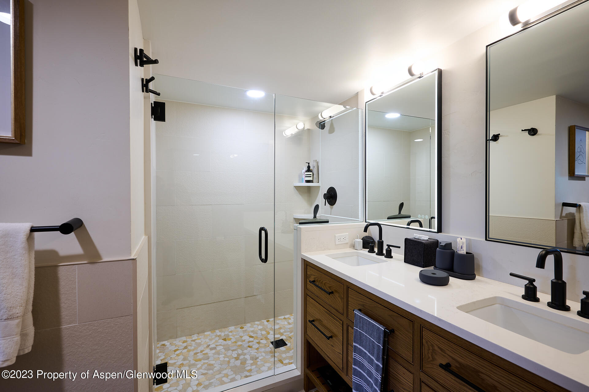 800 S Mill Street, 105