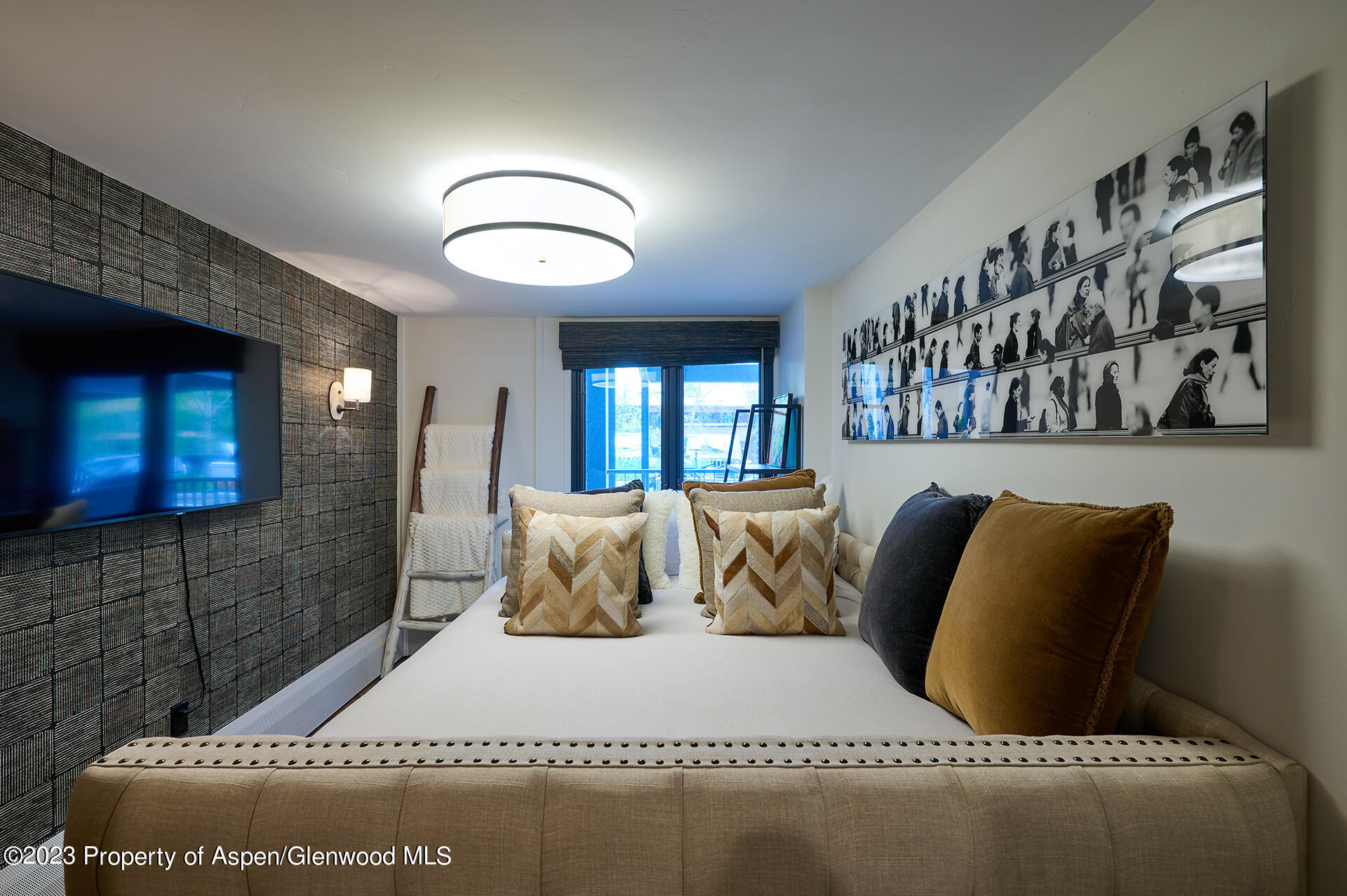 800 S Mill Street, 105