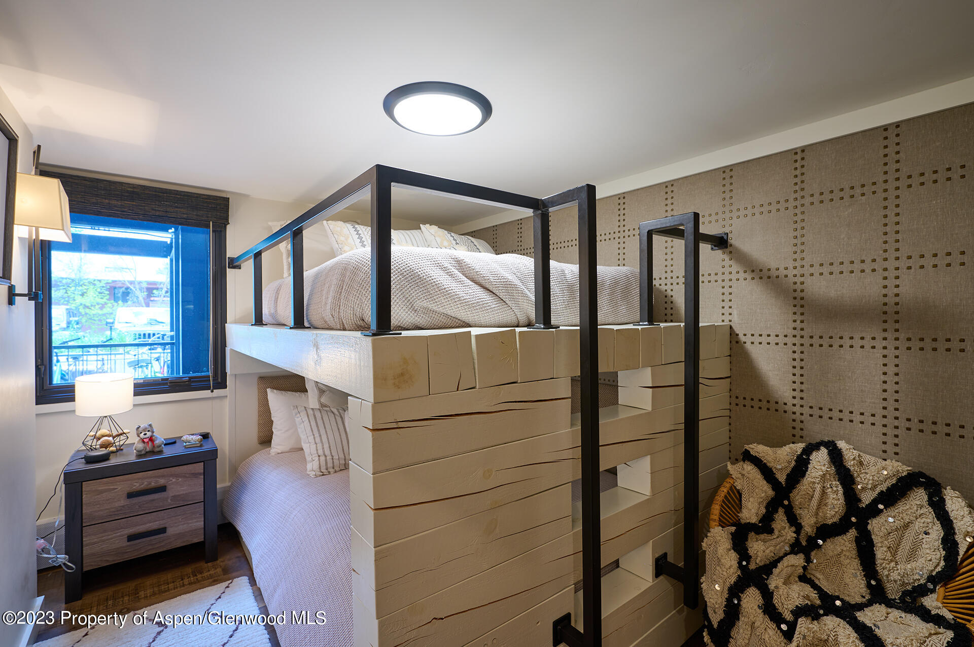 800 S Mill Street, 105