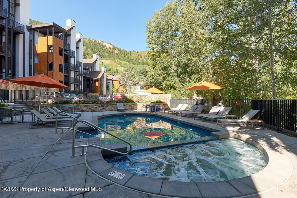 800 S Mill Street, 105