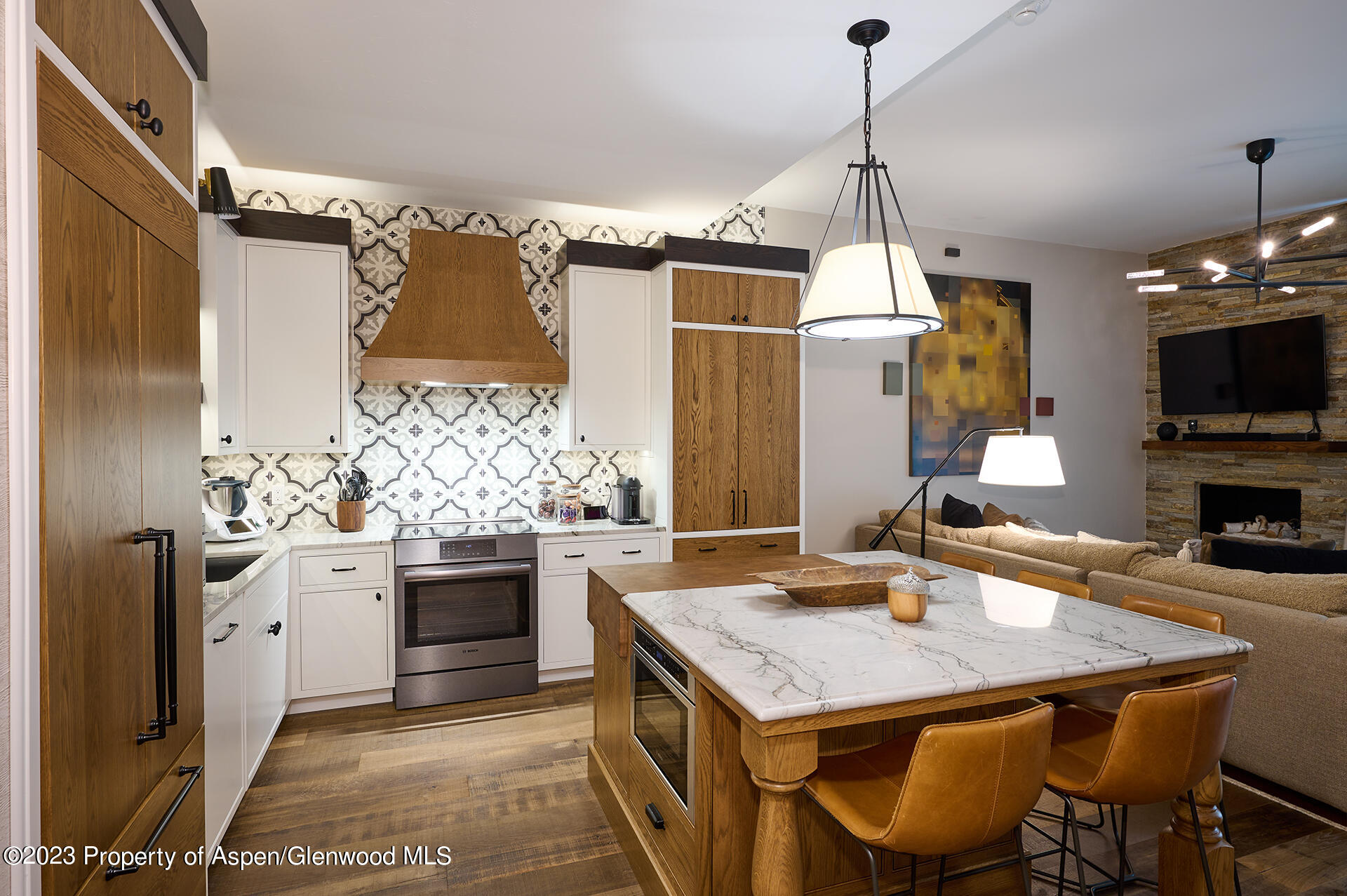 800 S Mill Street, 105