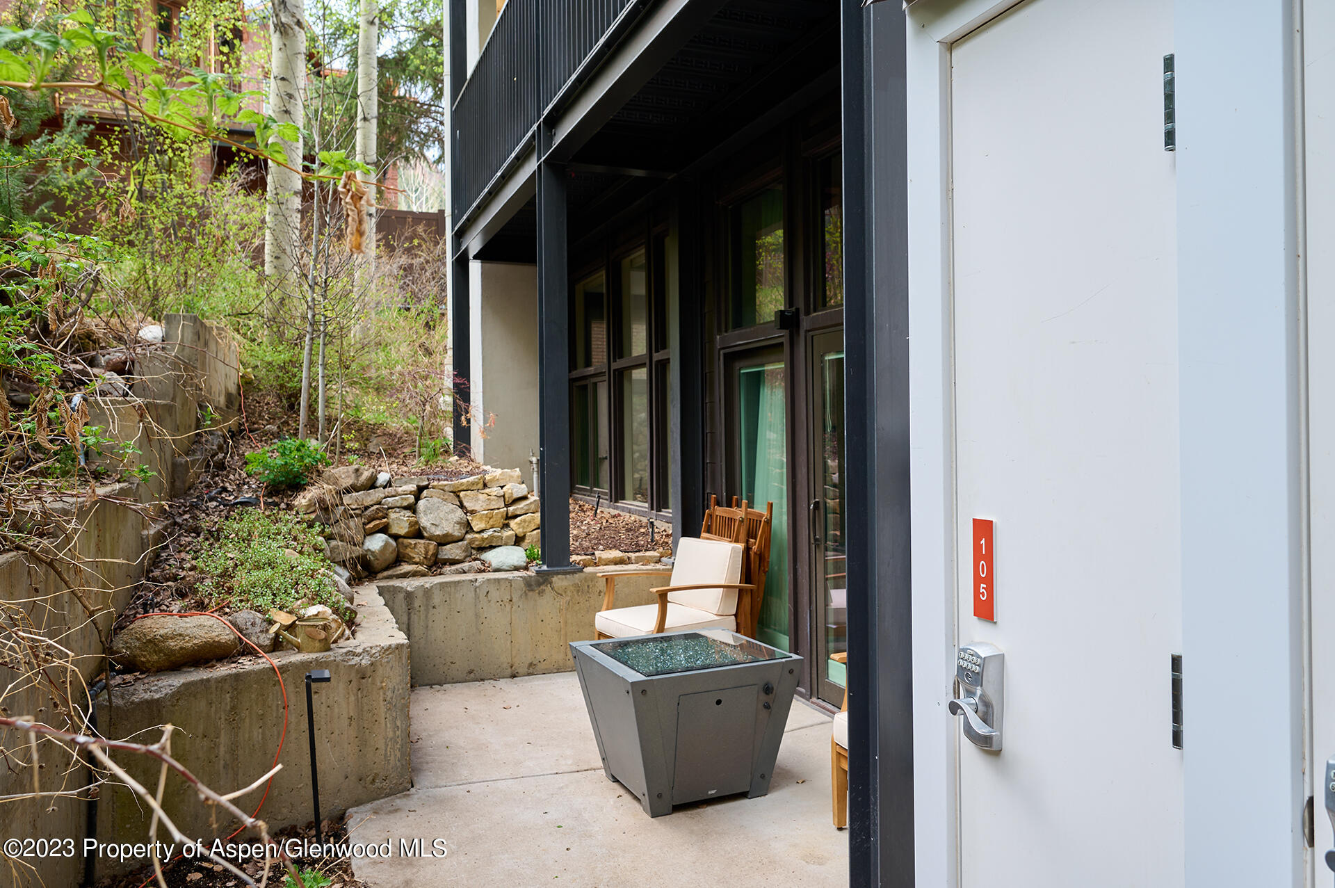 800 S Mill Street, 105