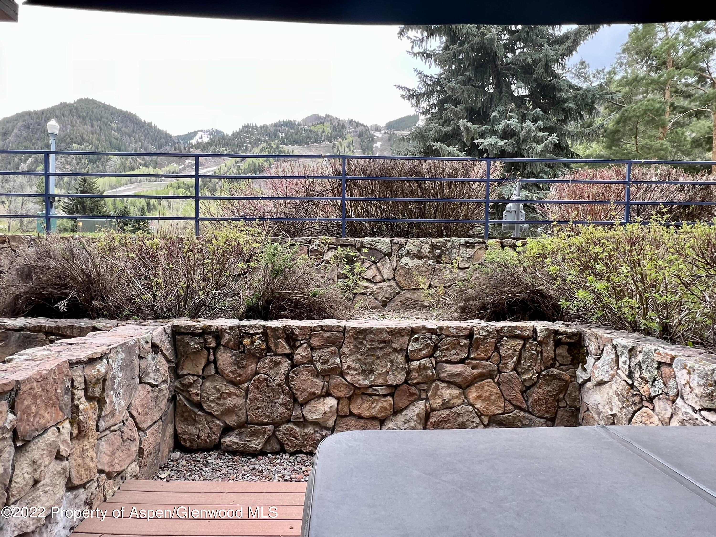 301 E Hyman Avenue, 104