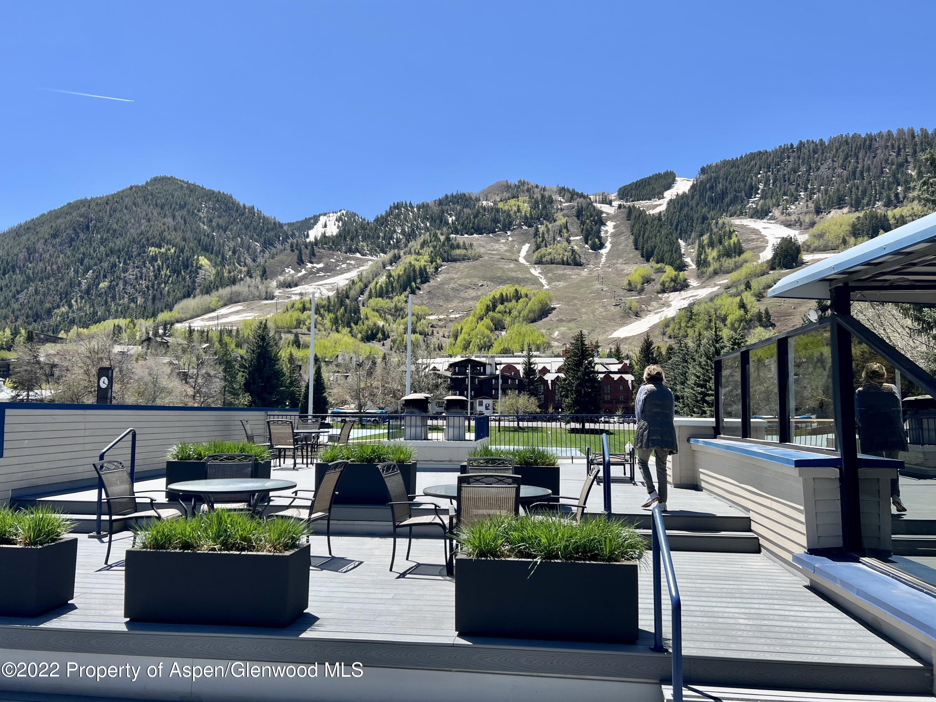 301 E Hyman Avenue, 104