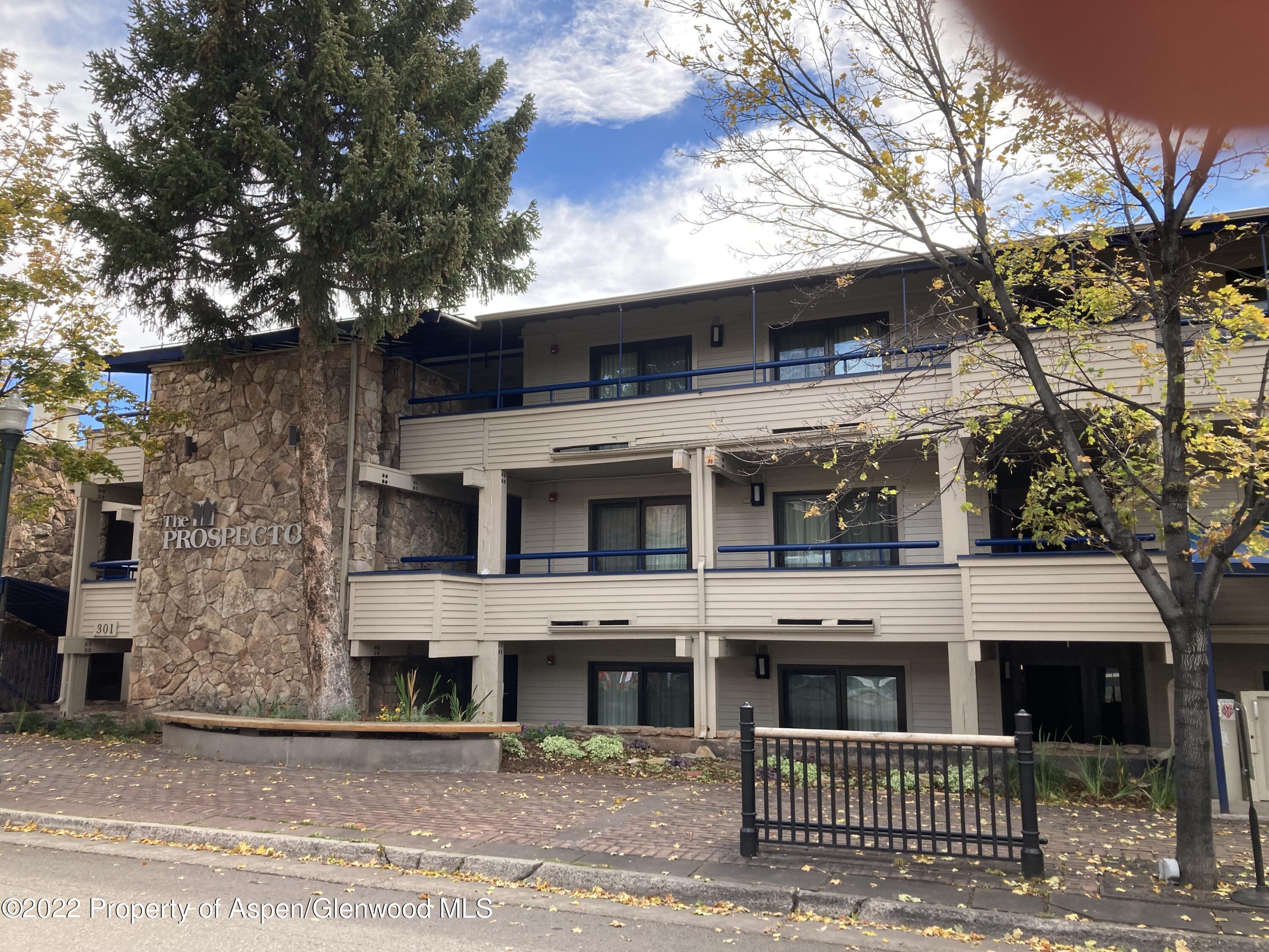 301 E Hyman Avenue, 104