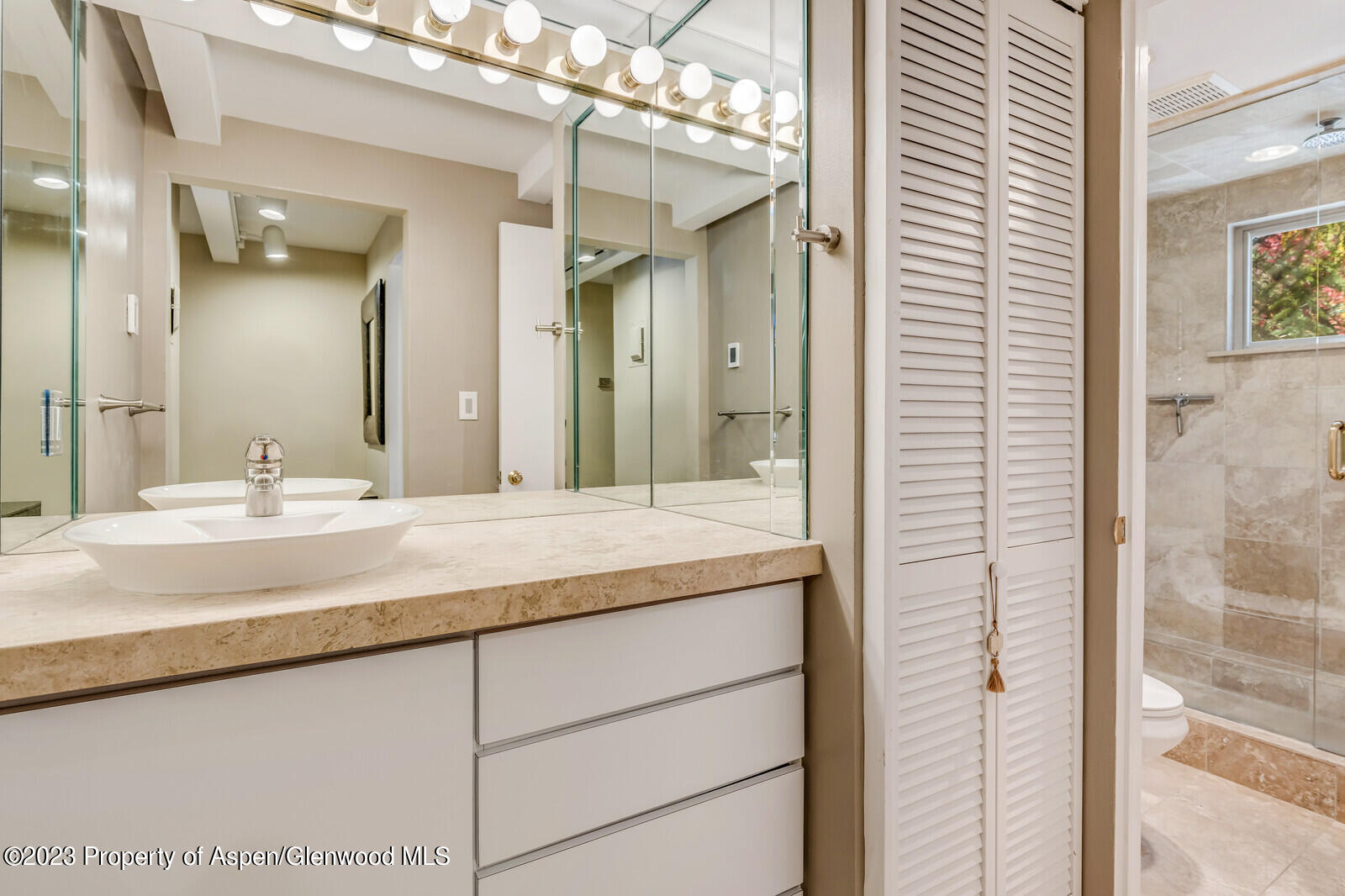 601 S West End Street, 7