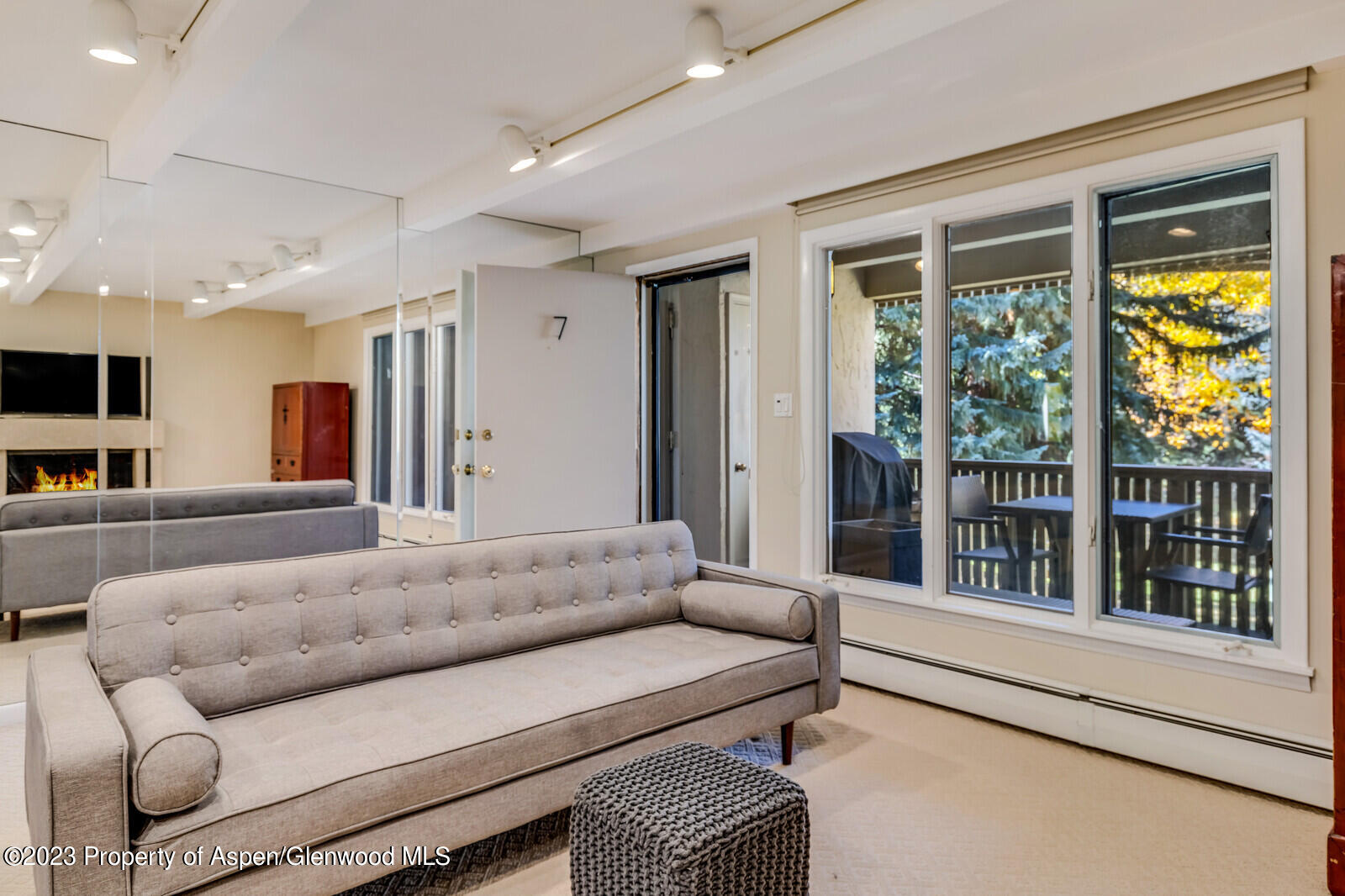 601 S West End Street, 7