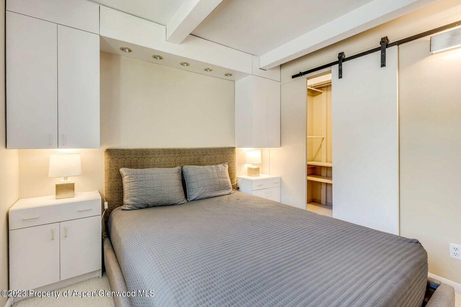 601 S West End Street, 7