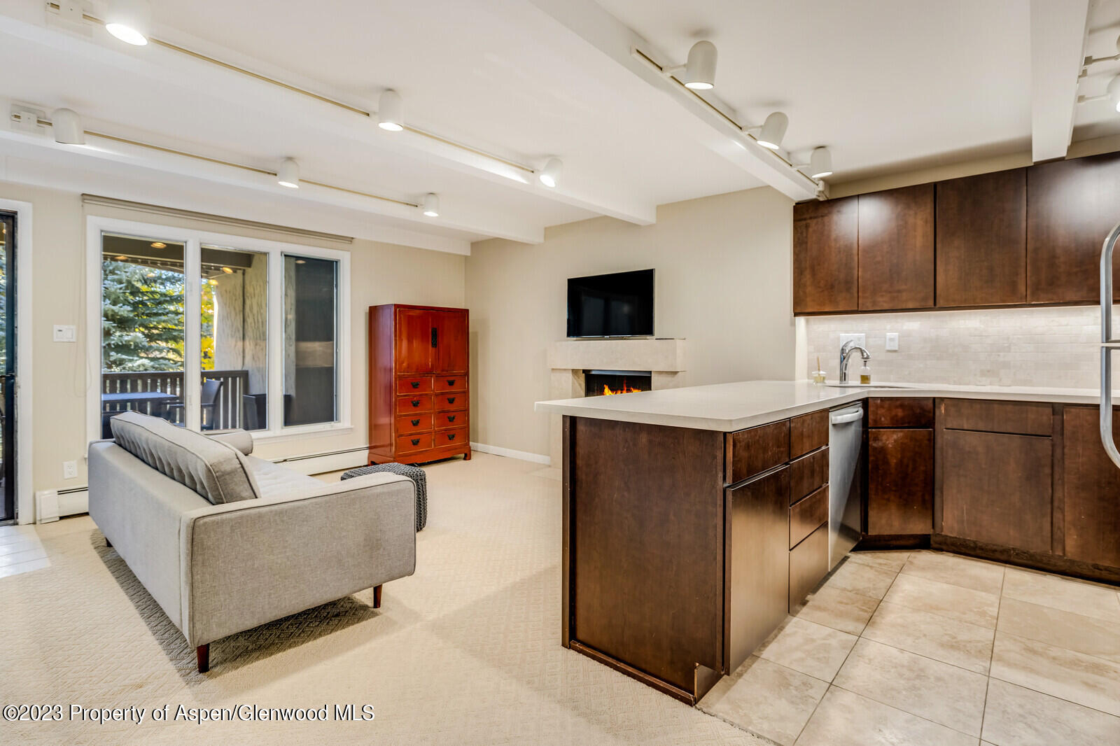 601 S West End Street, 7