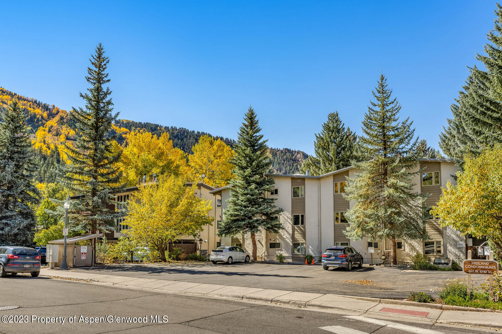 601 S West End Street, 7