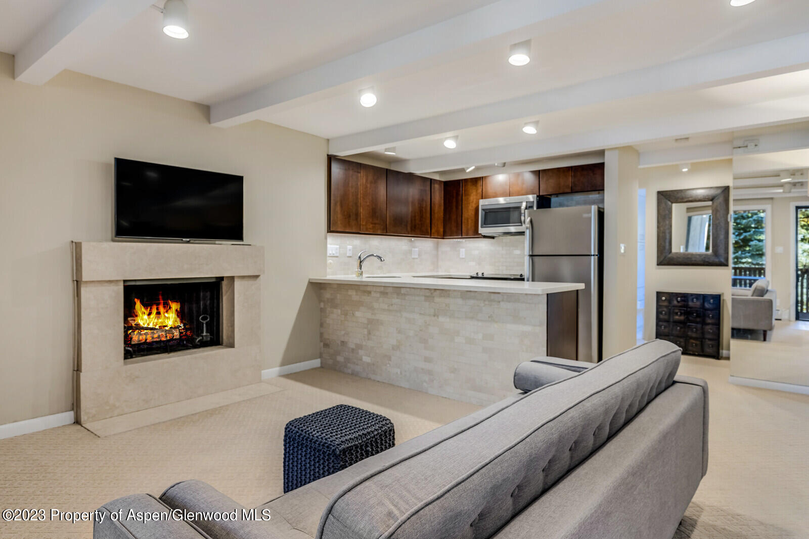 601 S West End Street, 7