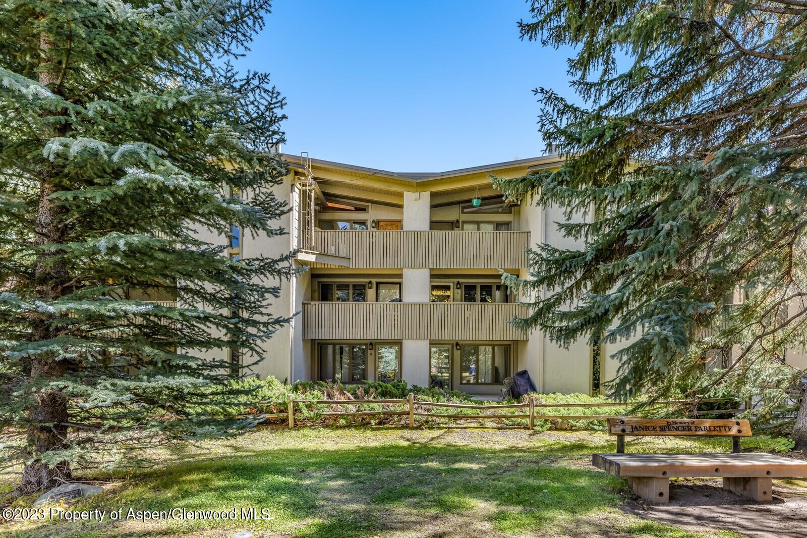 601 S West End Street, 7