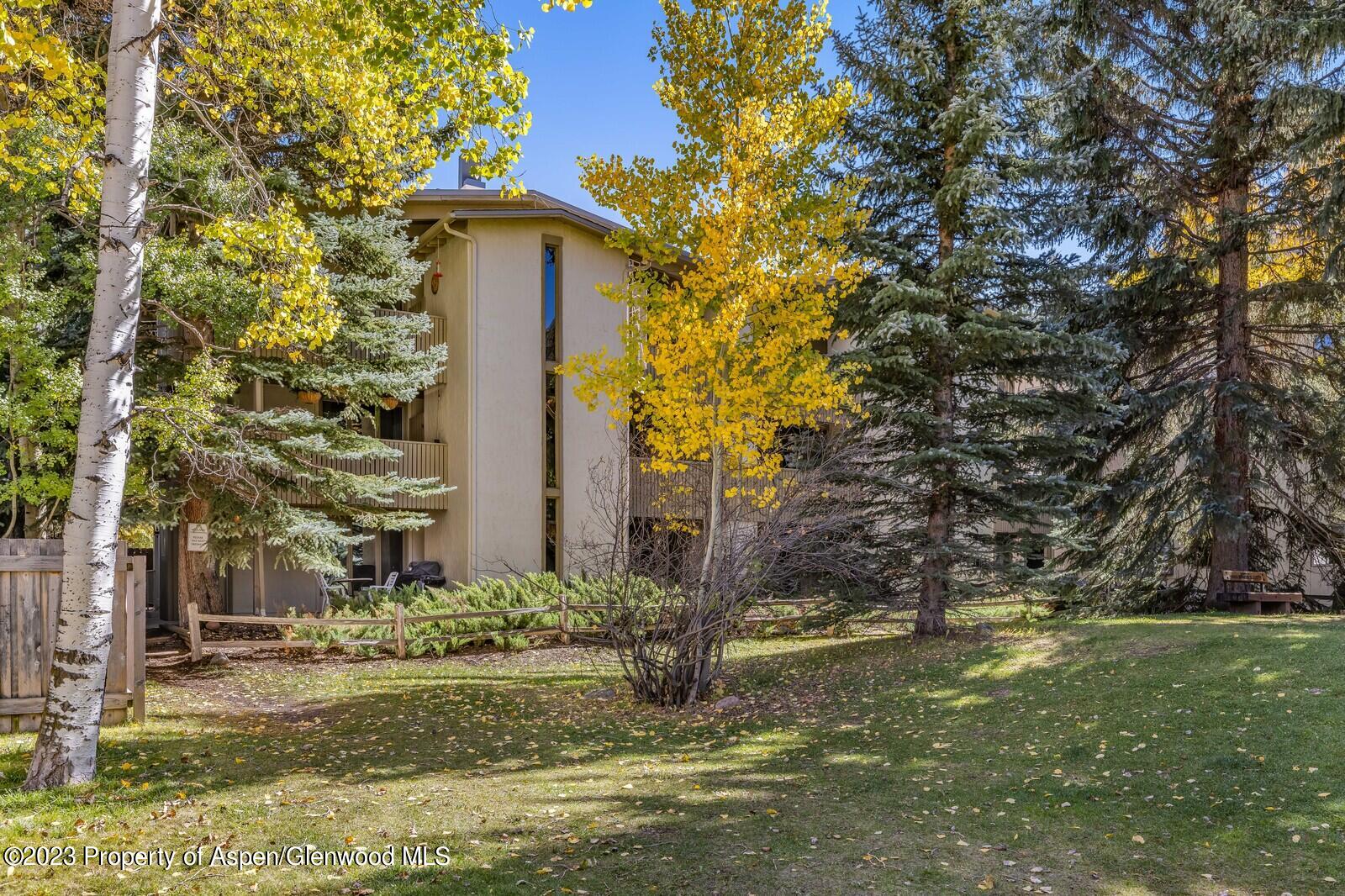 601 S West End Street, 7