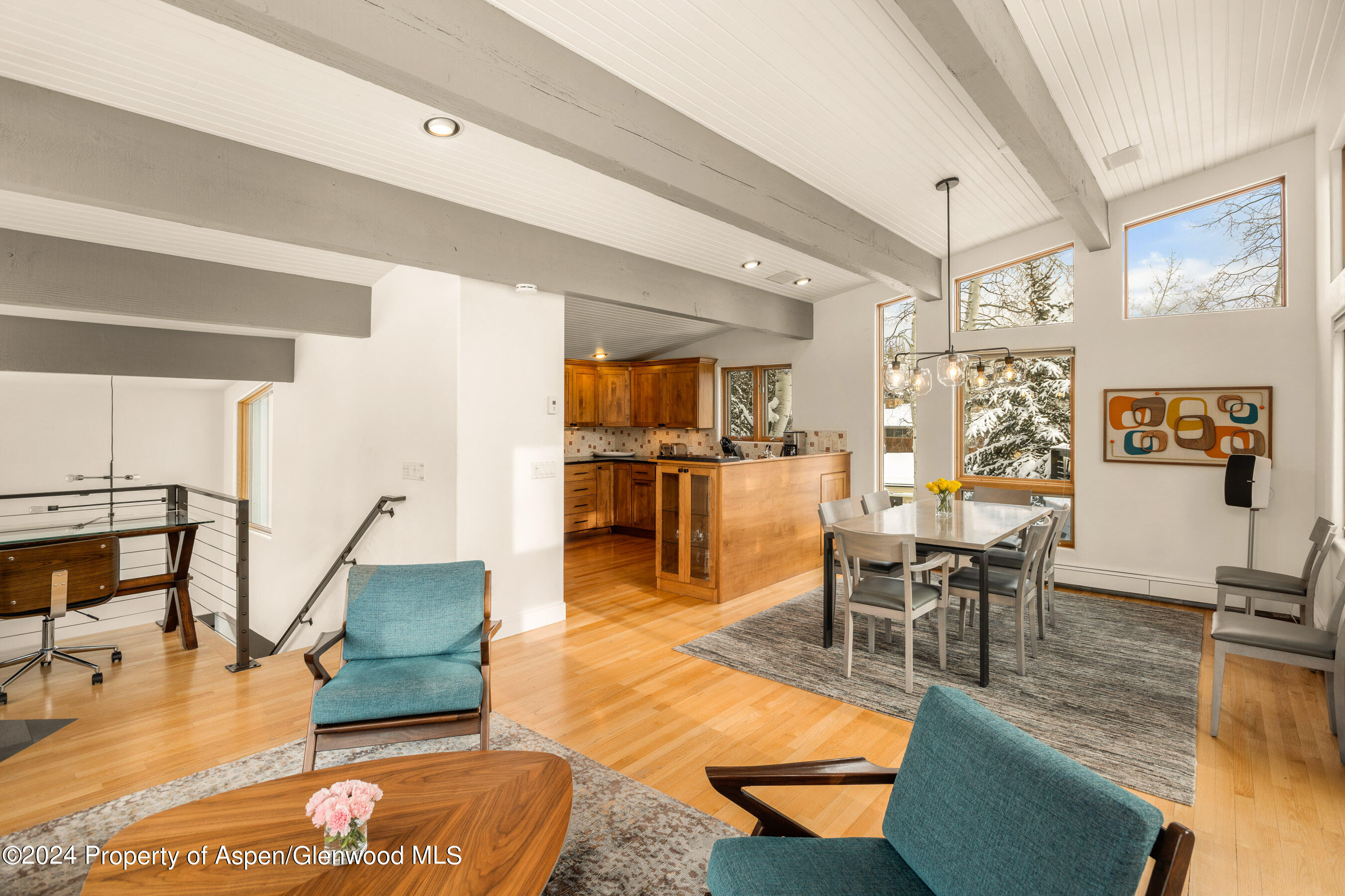 950 CEMETERY Lane, 2