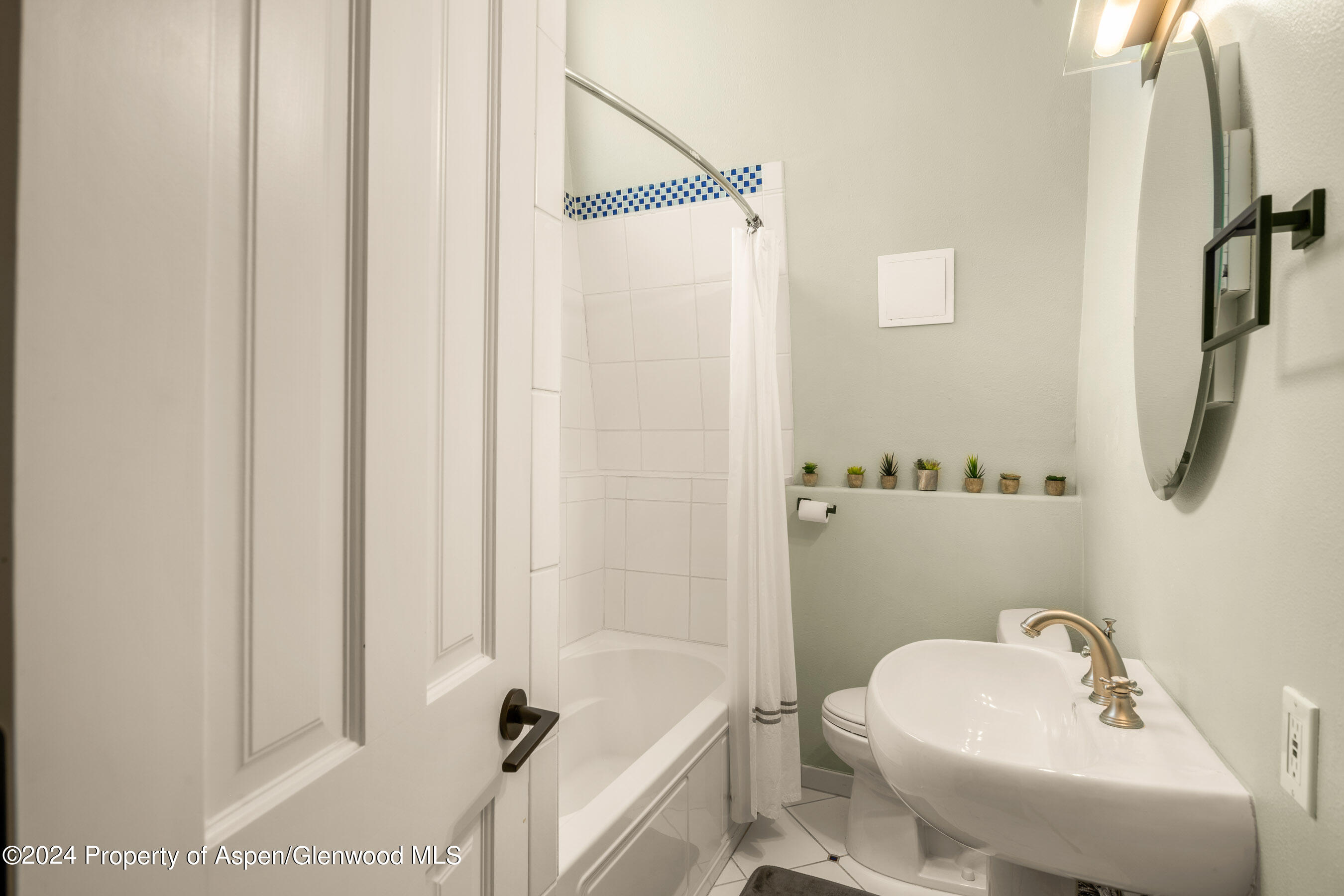 950 CEMETERY Lane, 2