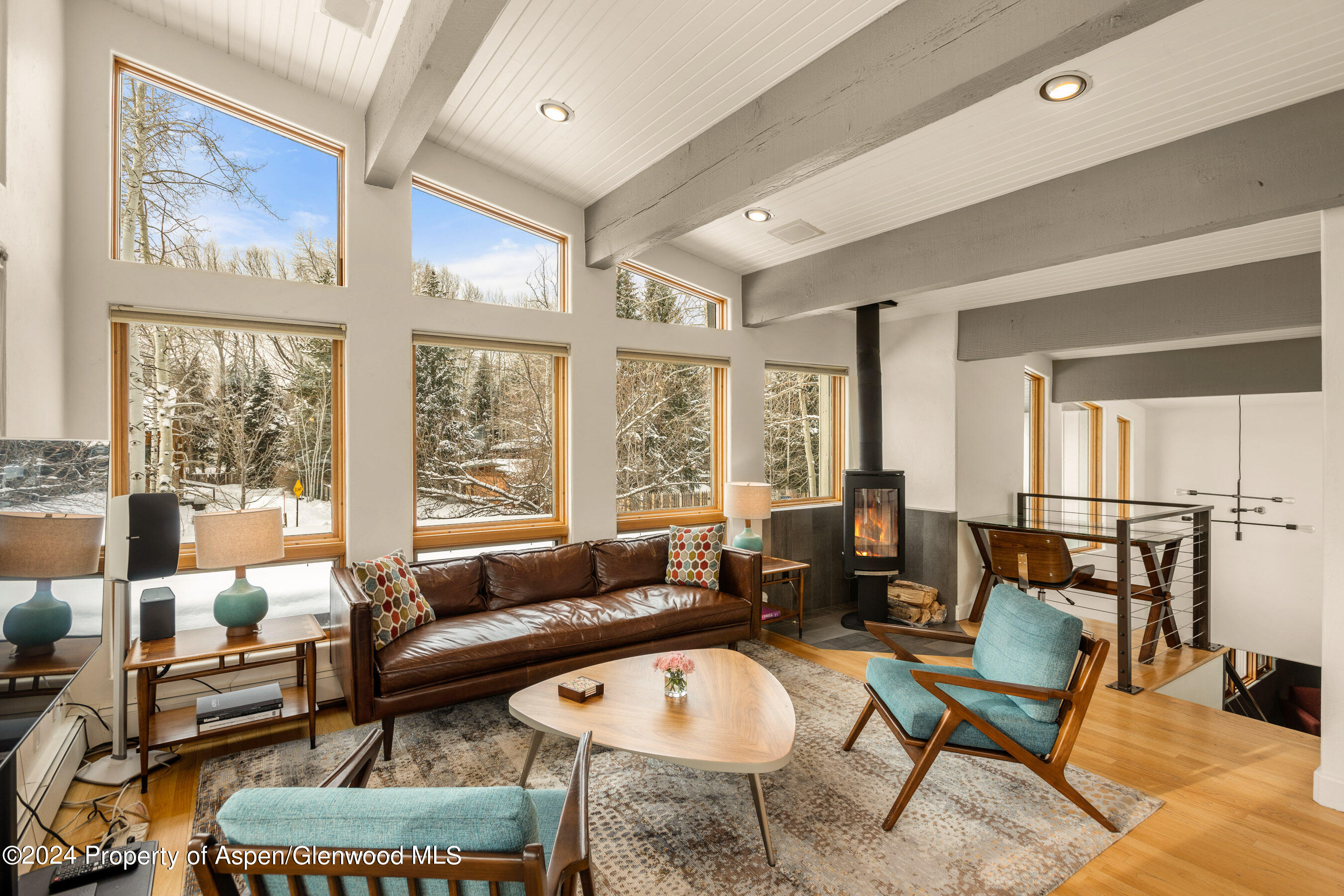 950 CEMETERY Lane, 2