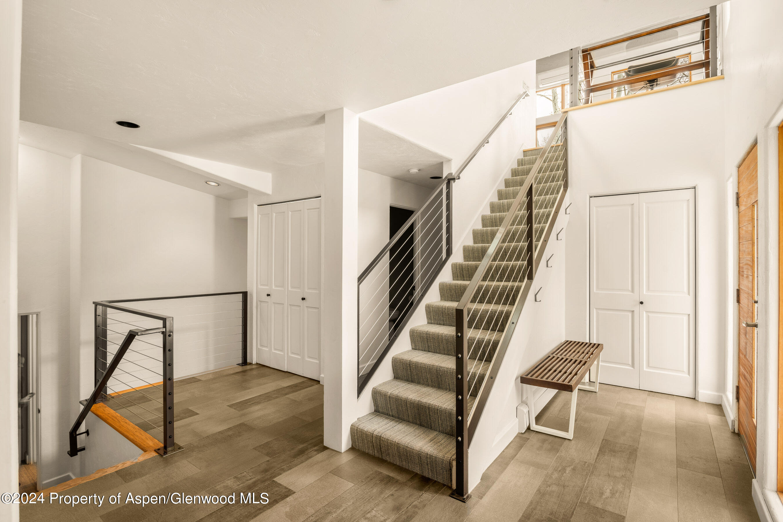 950 CEMETERY Lane, 2