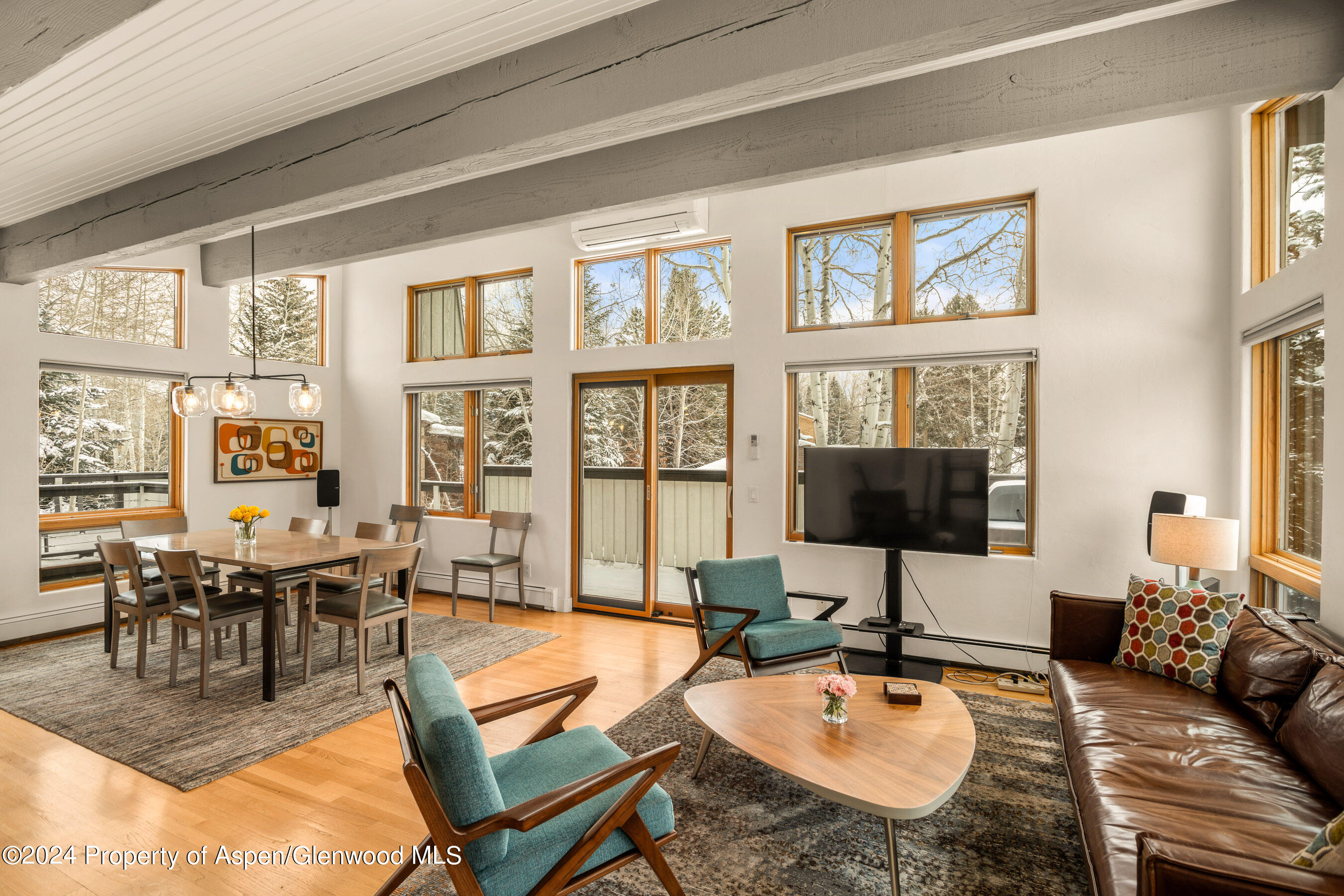 950 CEMETERY Lane, 2