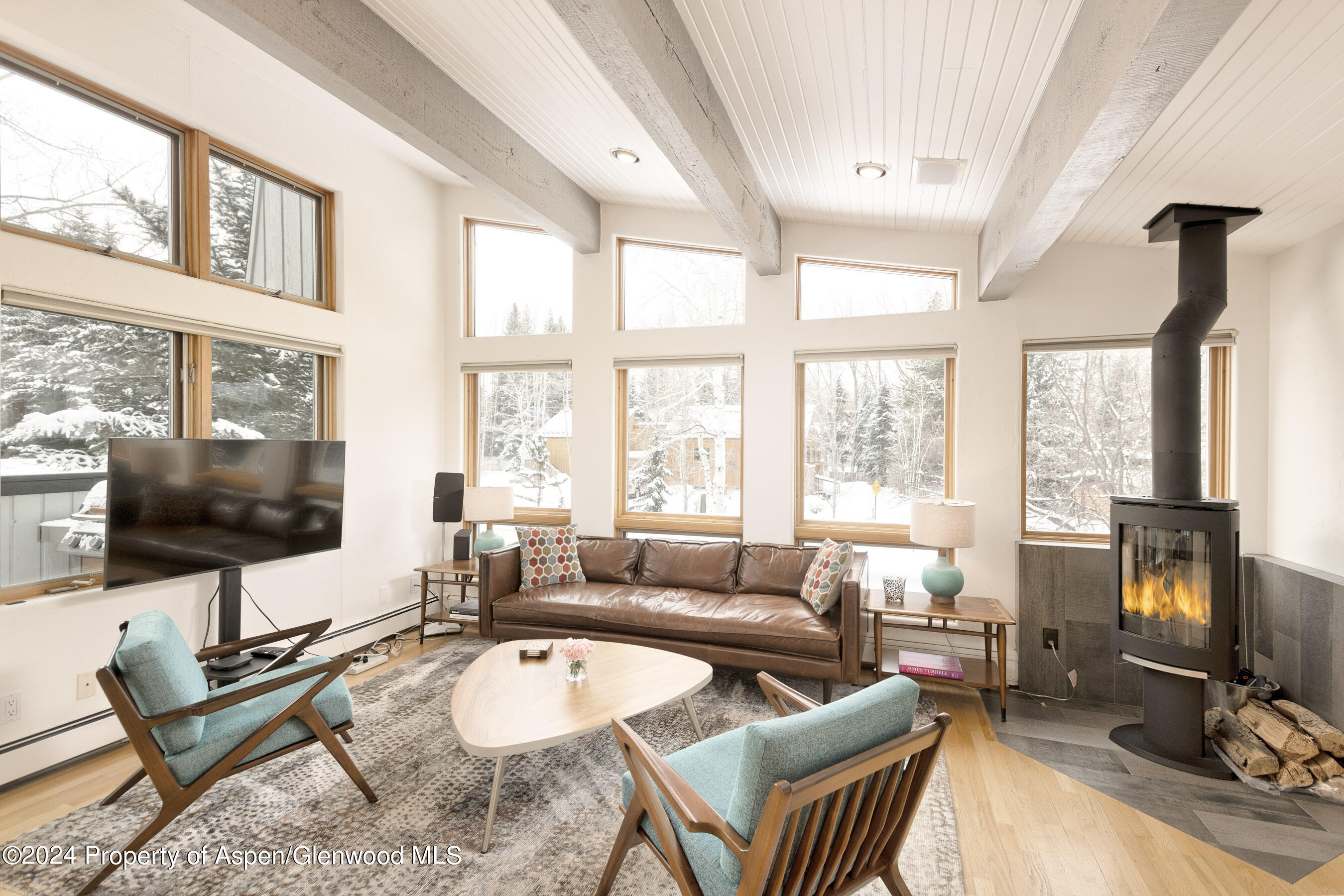 950 CEMETERY Lane, 2