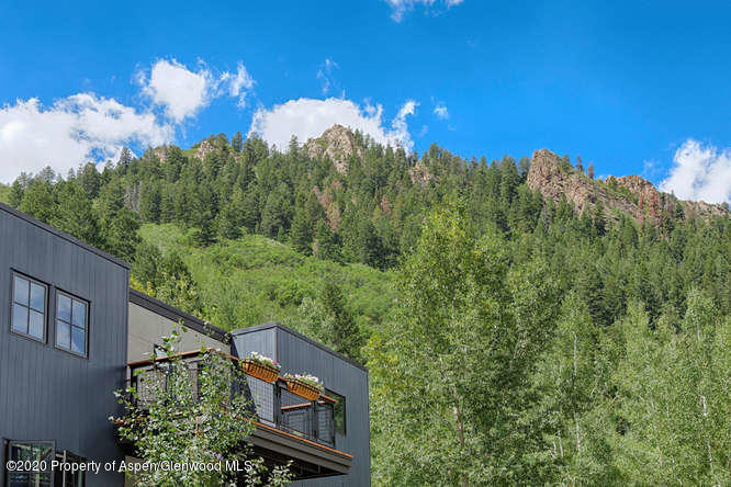 100 E Dean Street, Unit 1-D