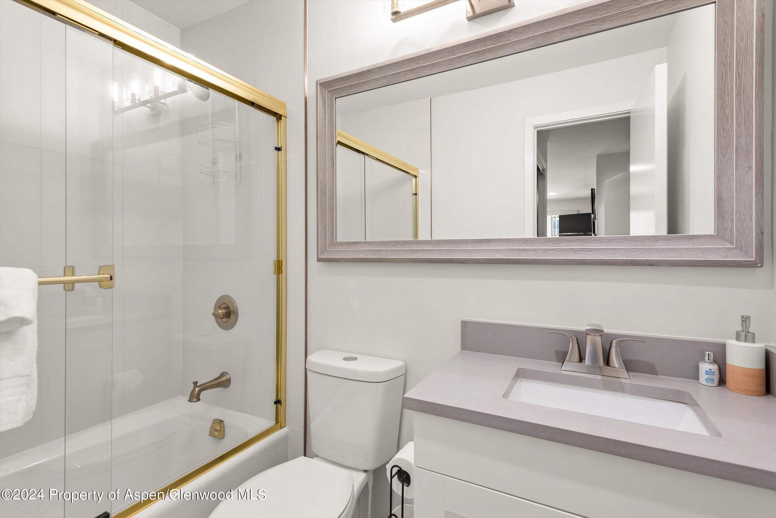 100 E Dean Street, Unit 1-D