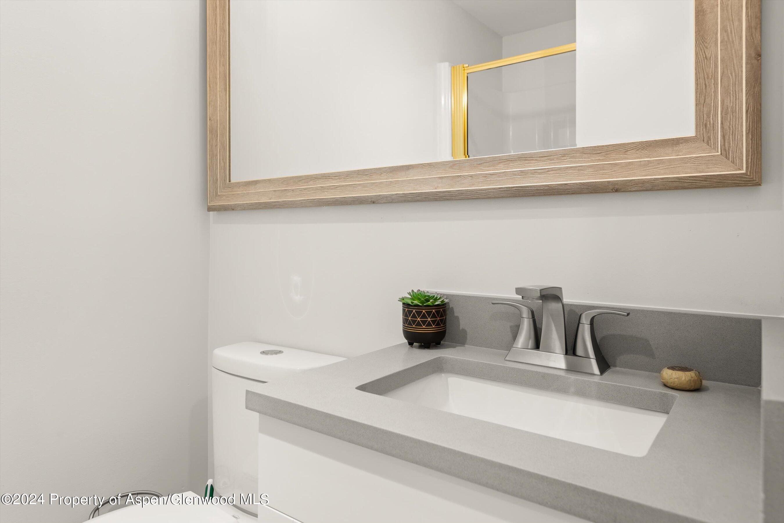 100 E Dean Street, Unit 1-D