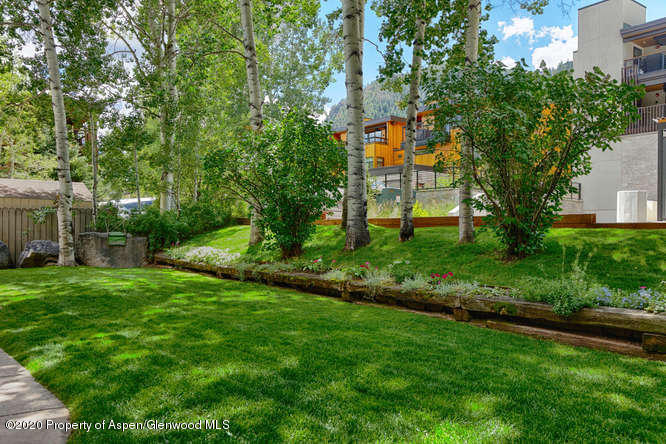 100 E Dean Street, Unit 1-D