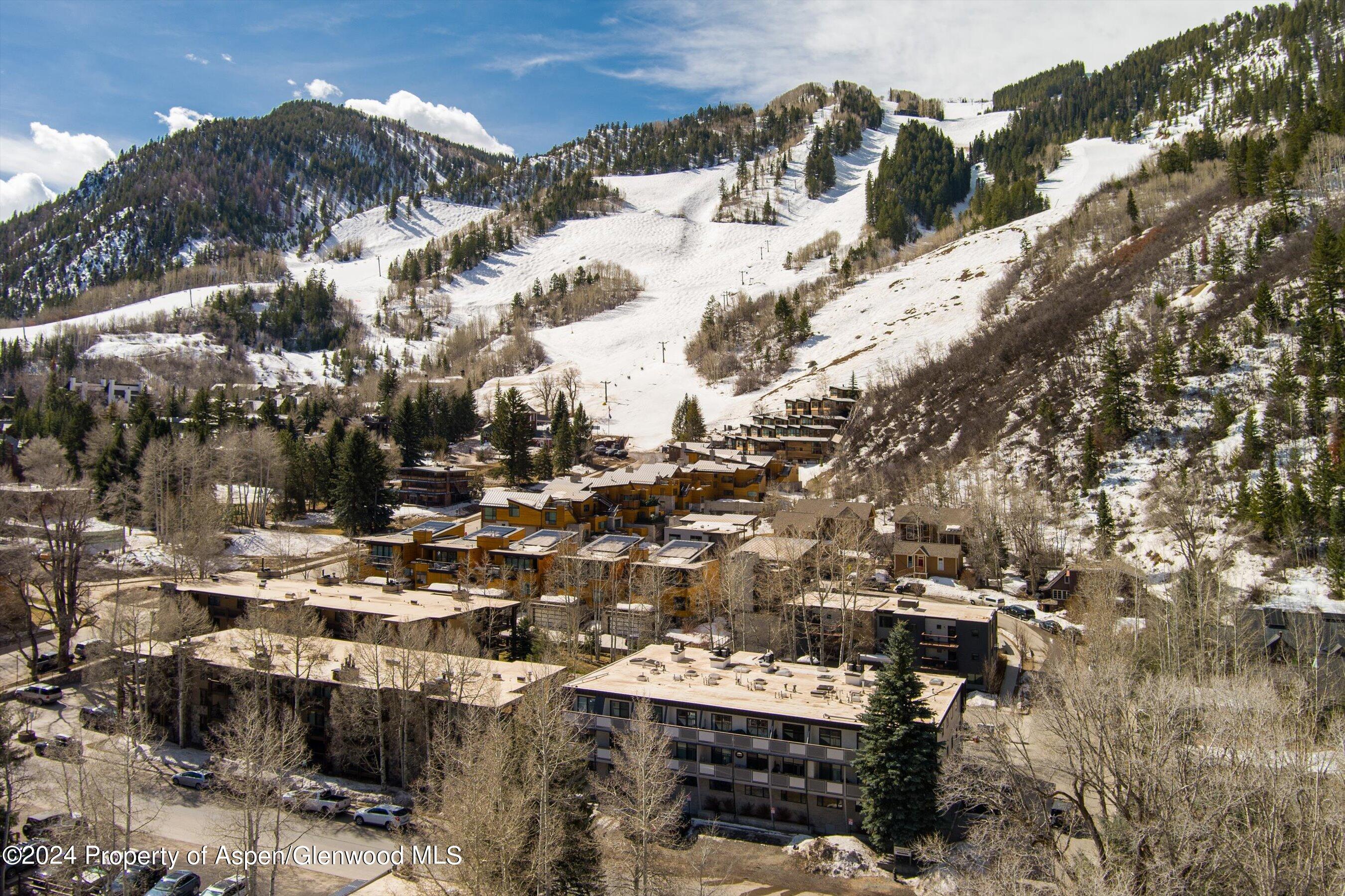 100 E Dean Street, Unit 1-D