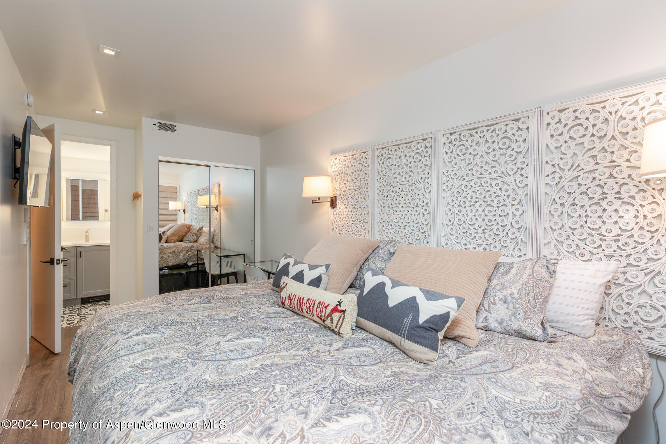 450 S Original Street, 4