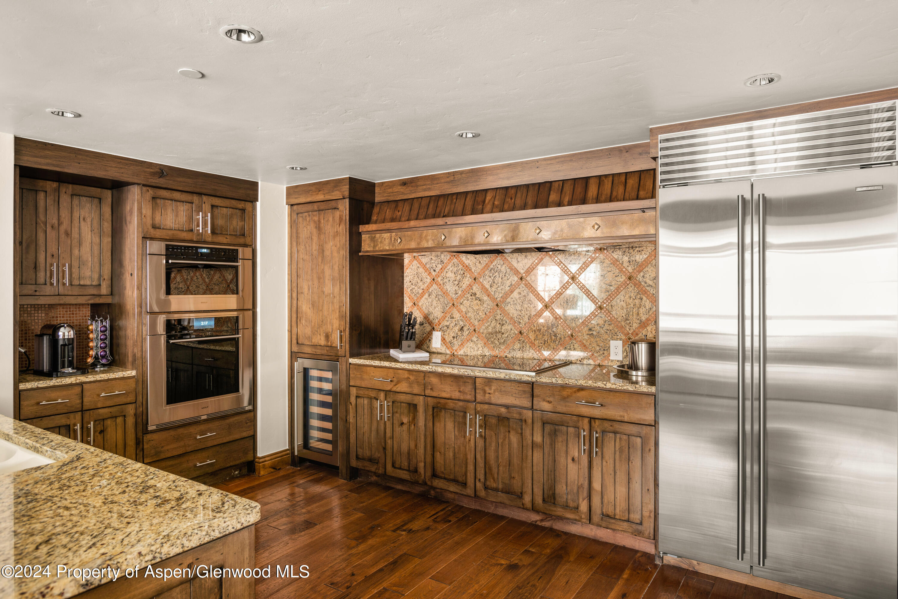 315 E Dean Street, B20