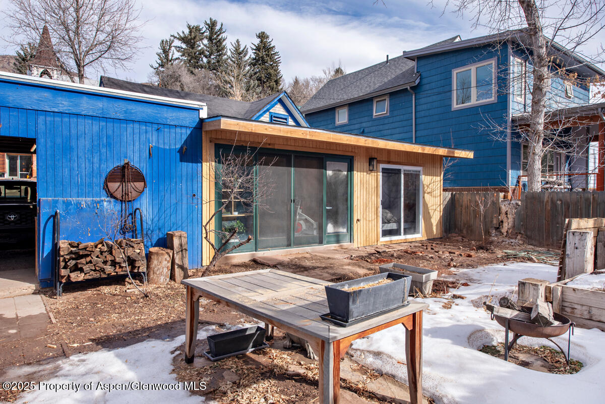 203 E Homestead Drive