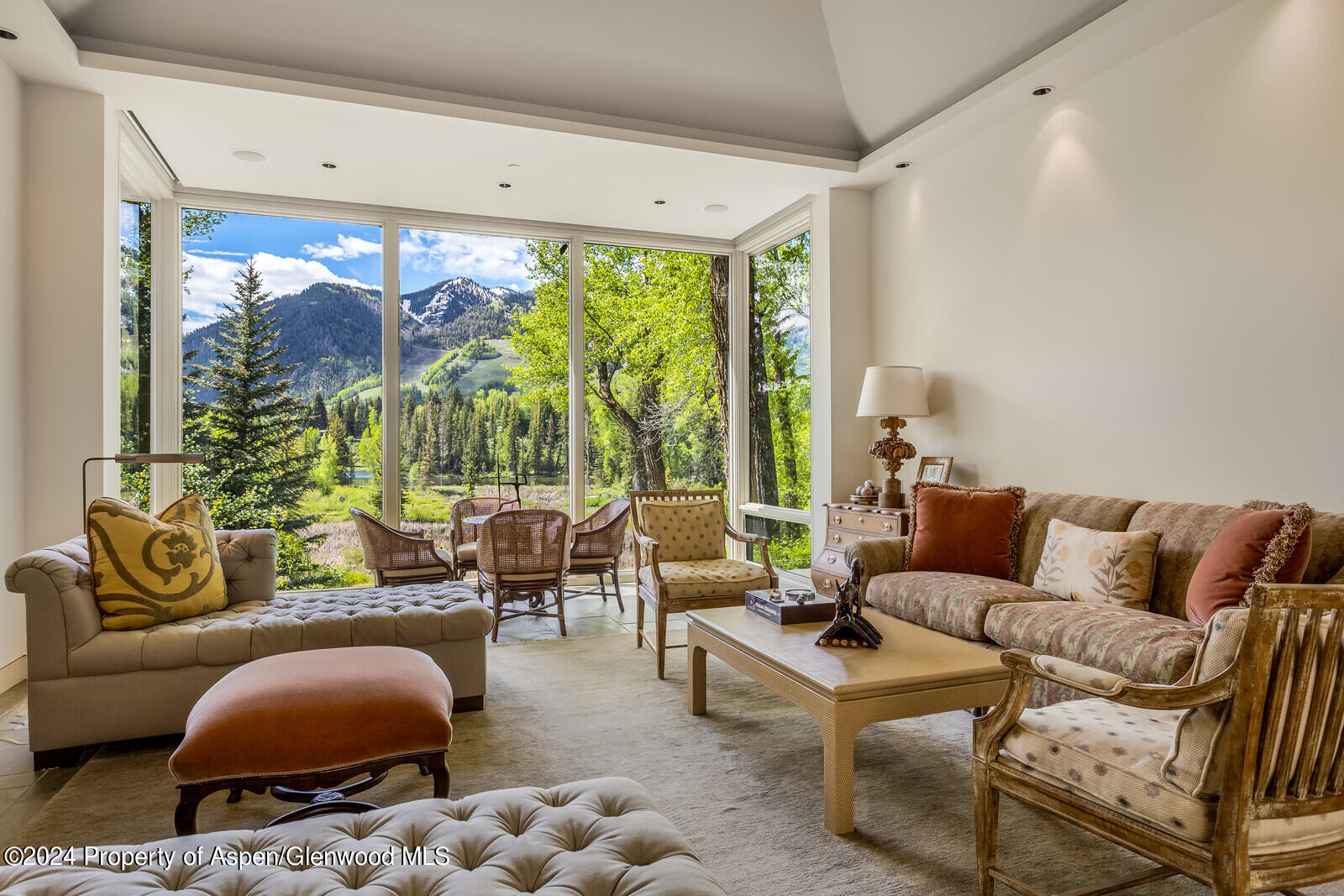 844 ROARING FORK Road