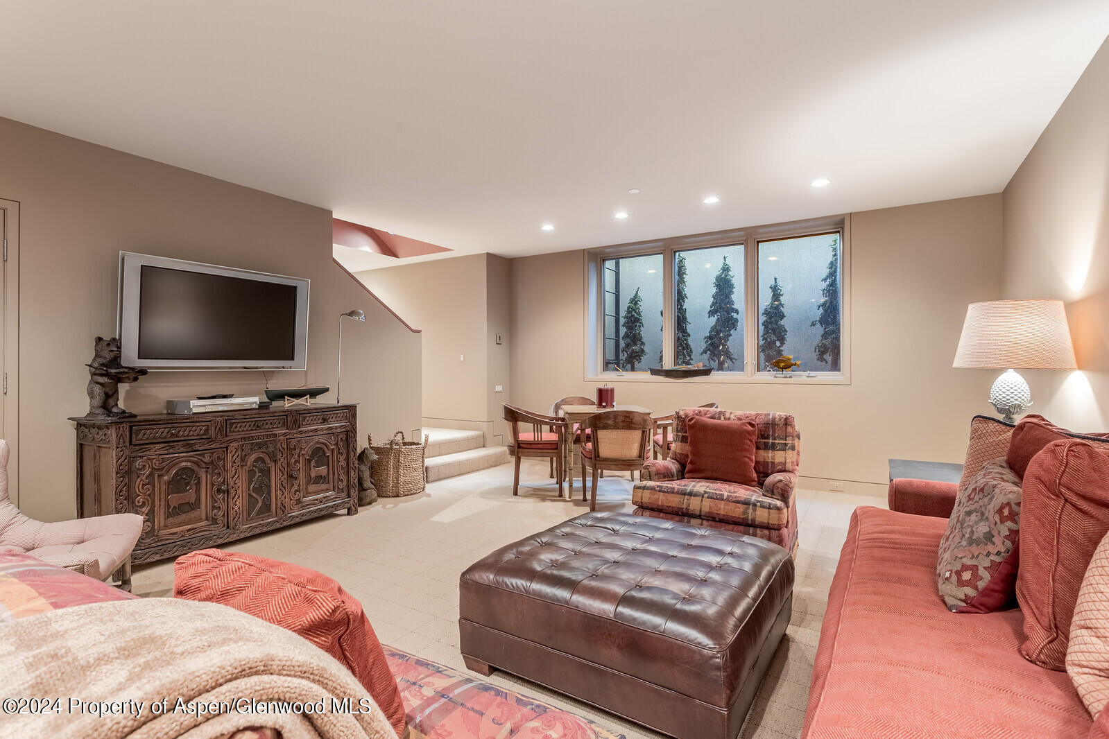 844 ROARING FORK Road