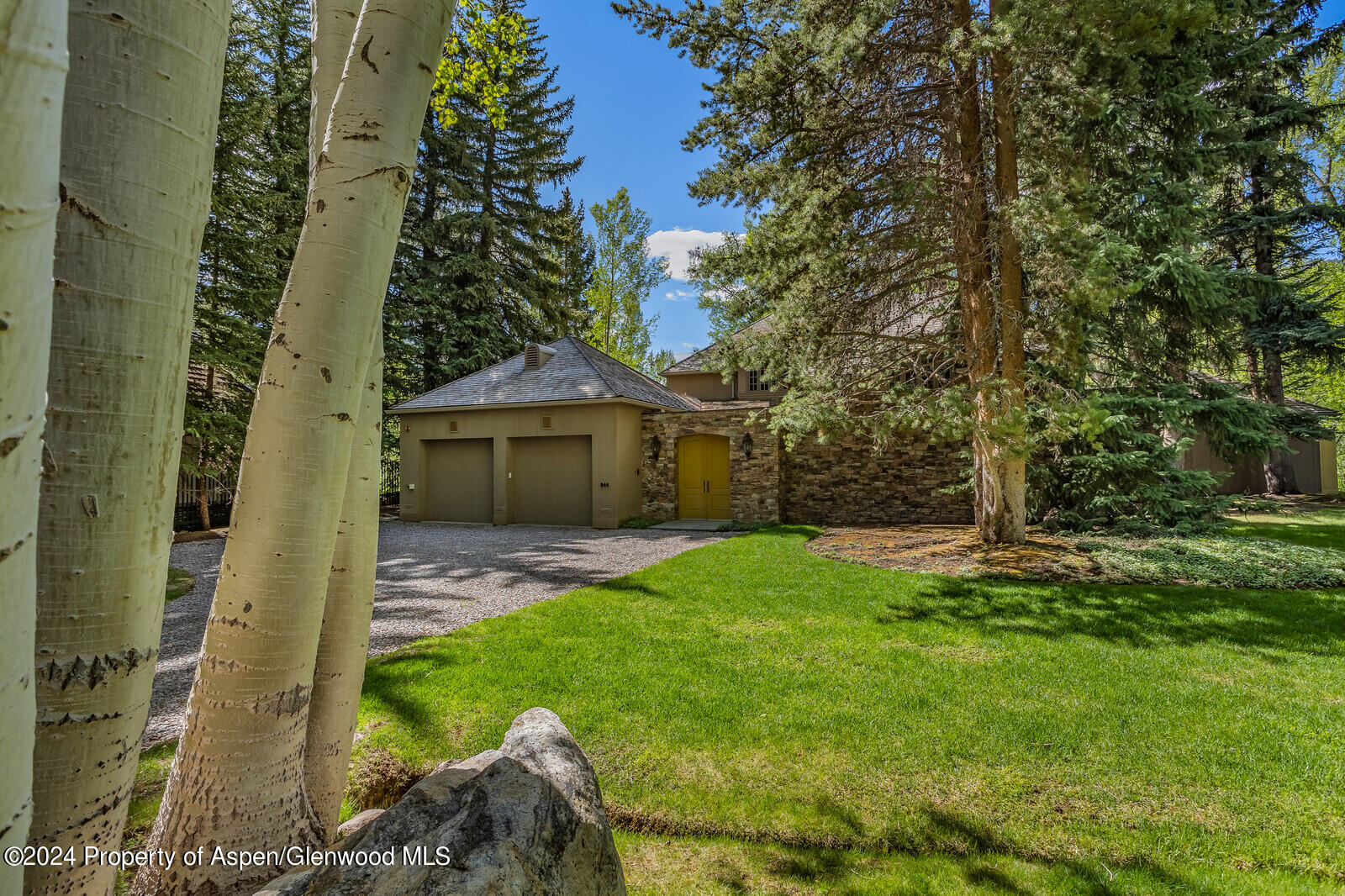 844 ROARING FORK Road