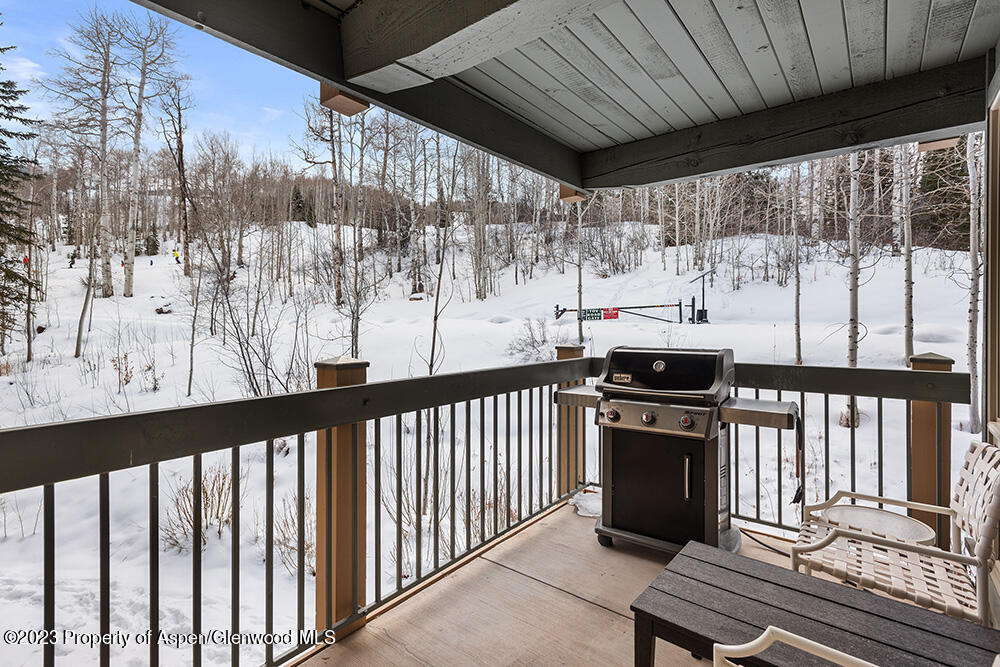 855 Carriage Way, Summit 207