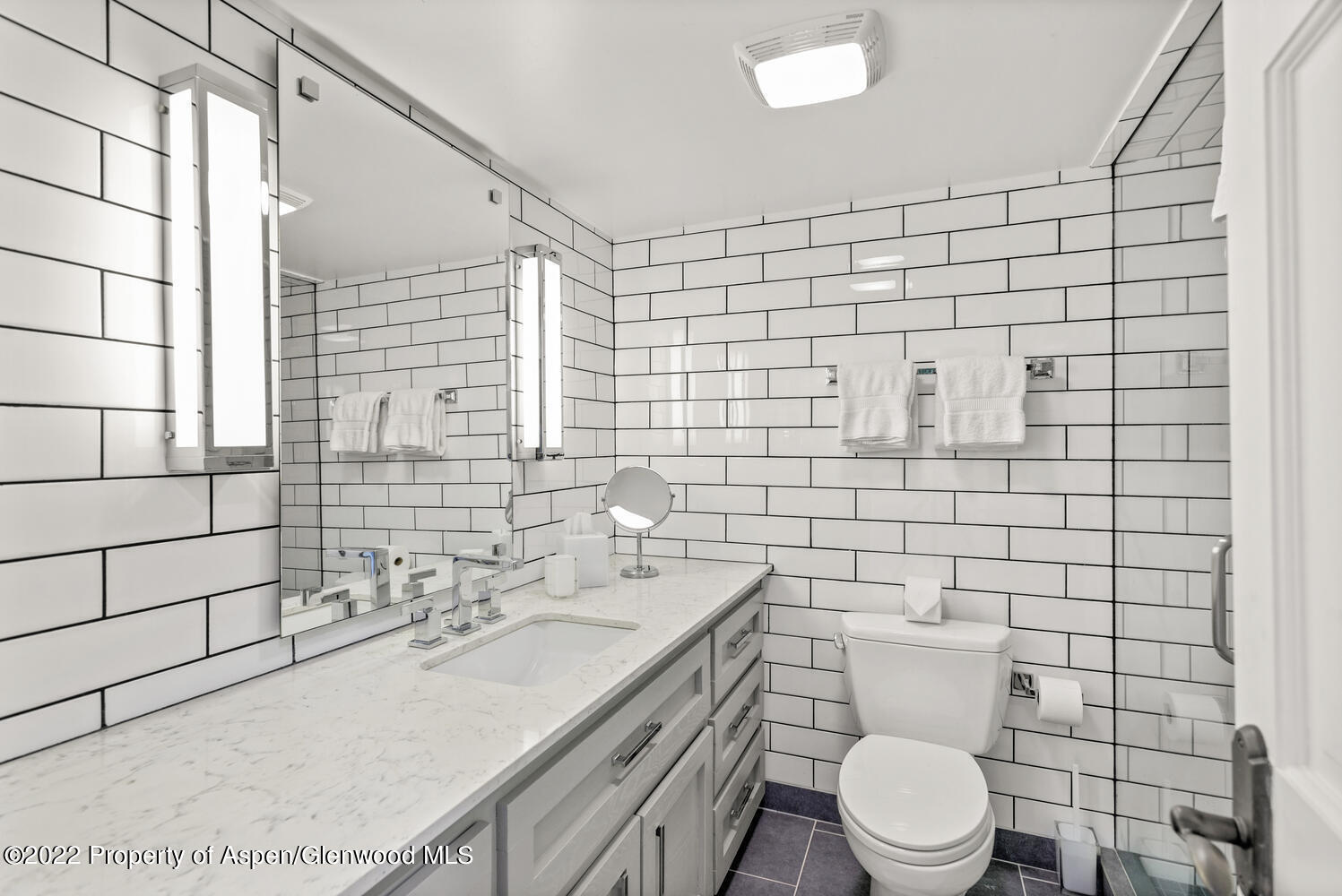 748 S Galena Street, 4D