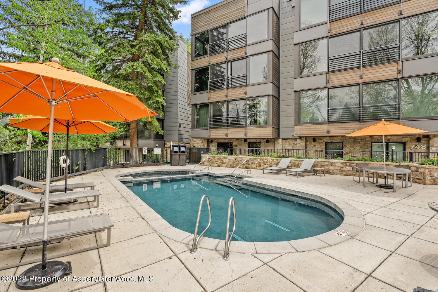 748 S Galena Street, 4D