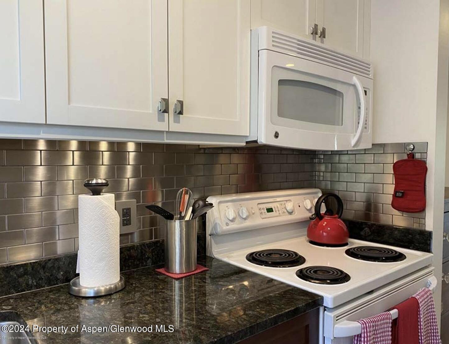 700 W Hopkins Avenue, #2