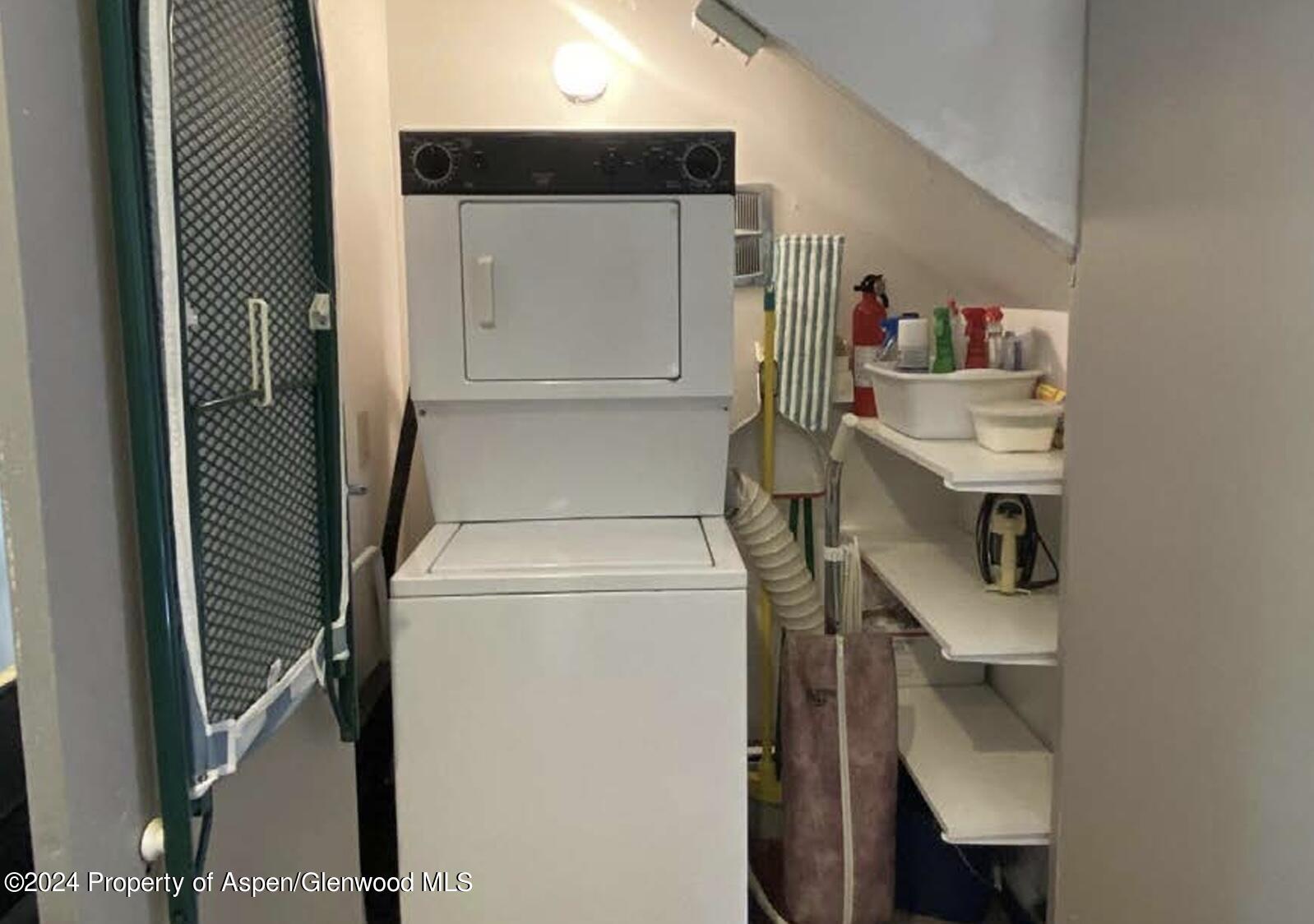 700 W Hopkins Avenue, #2