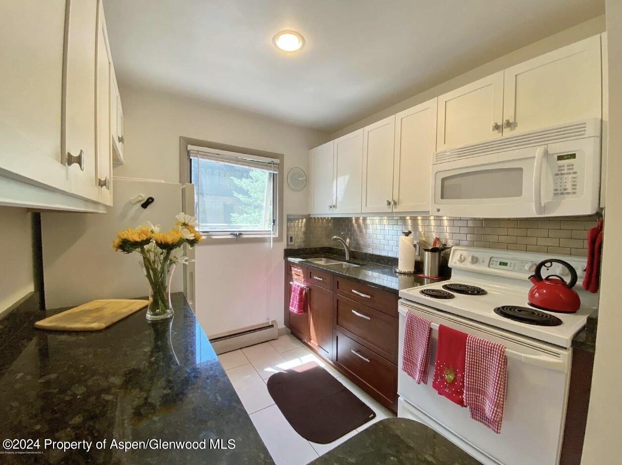 700 W Hopkins Avenue, #2