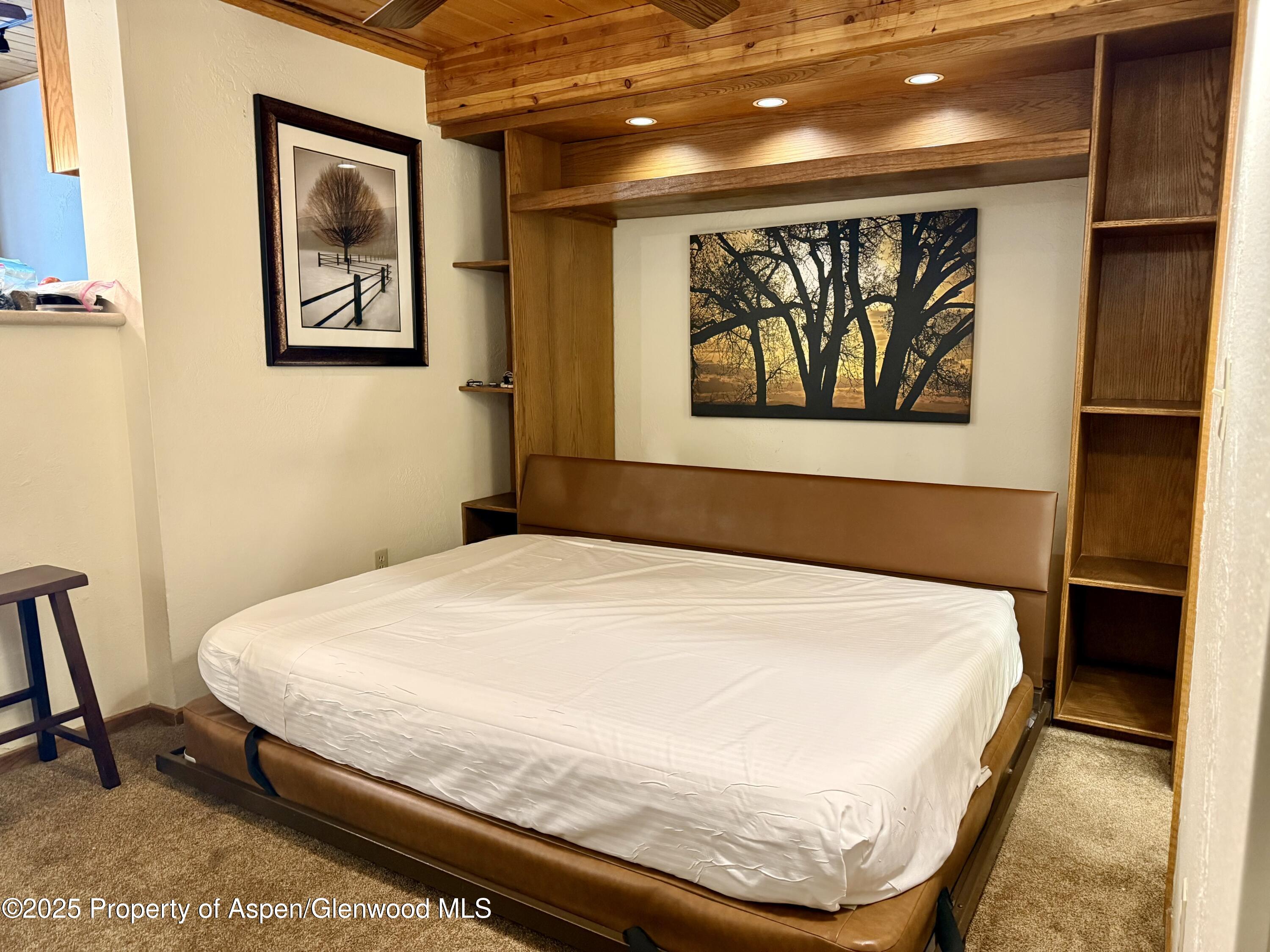 301 E Hyman Avenue, #205 (Wks 21,22,38)