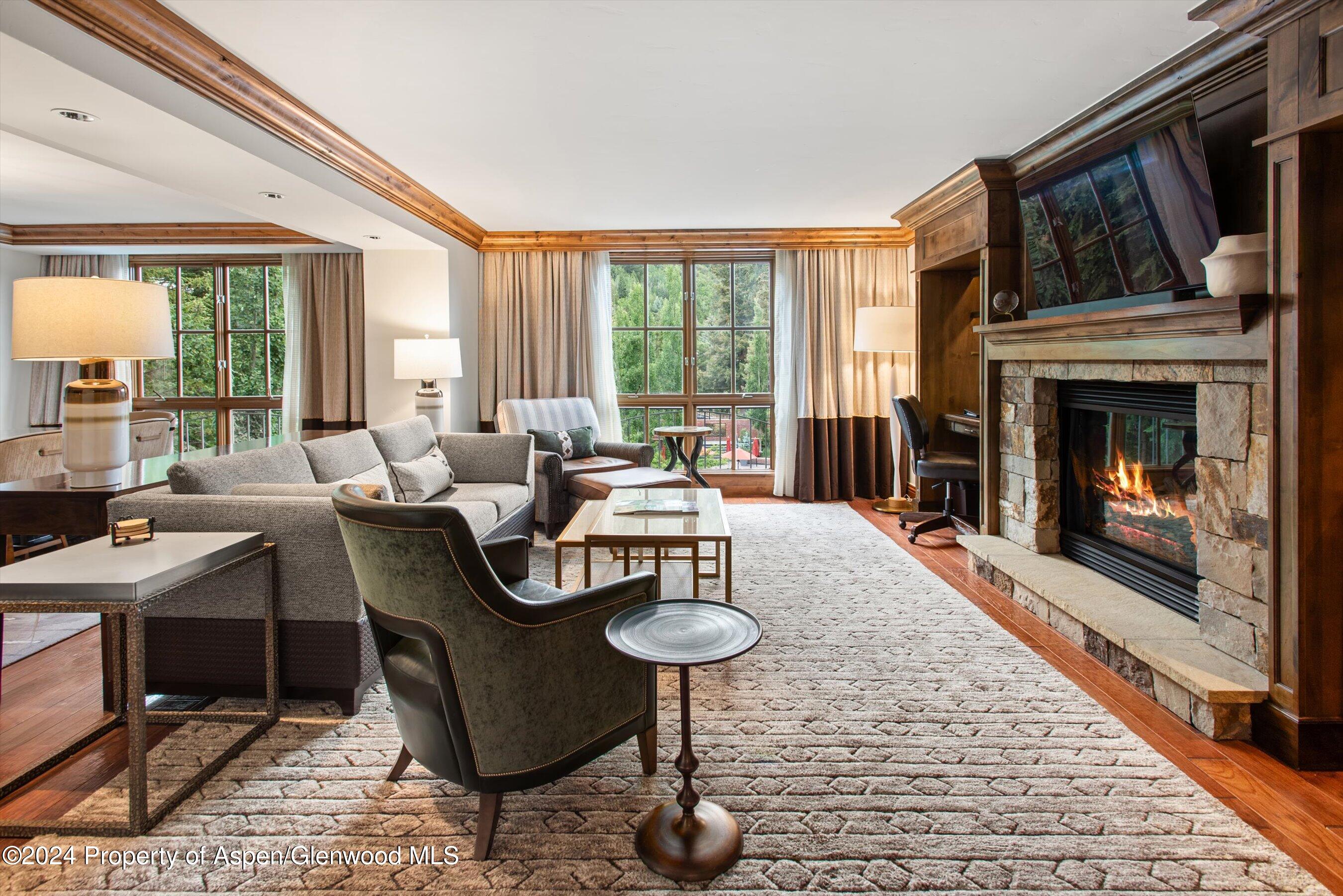 315 E Dean Street, Unit B33-C4