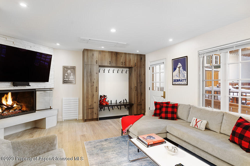 631 S Galena Street, #11