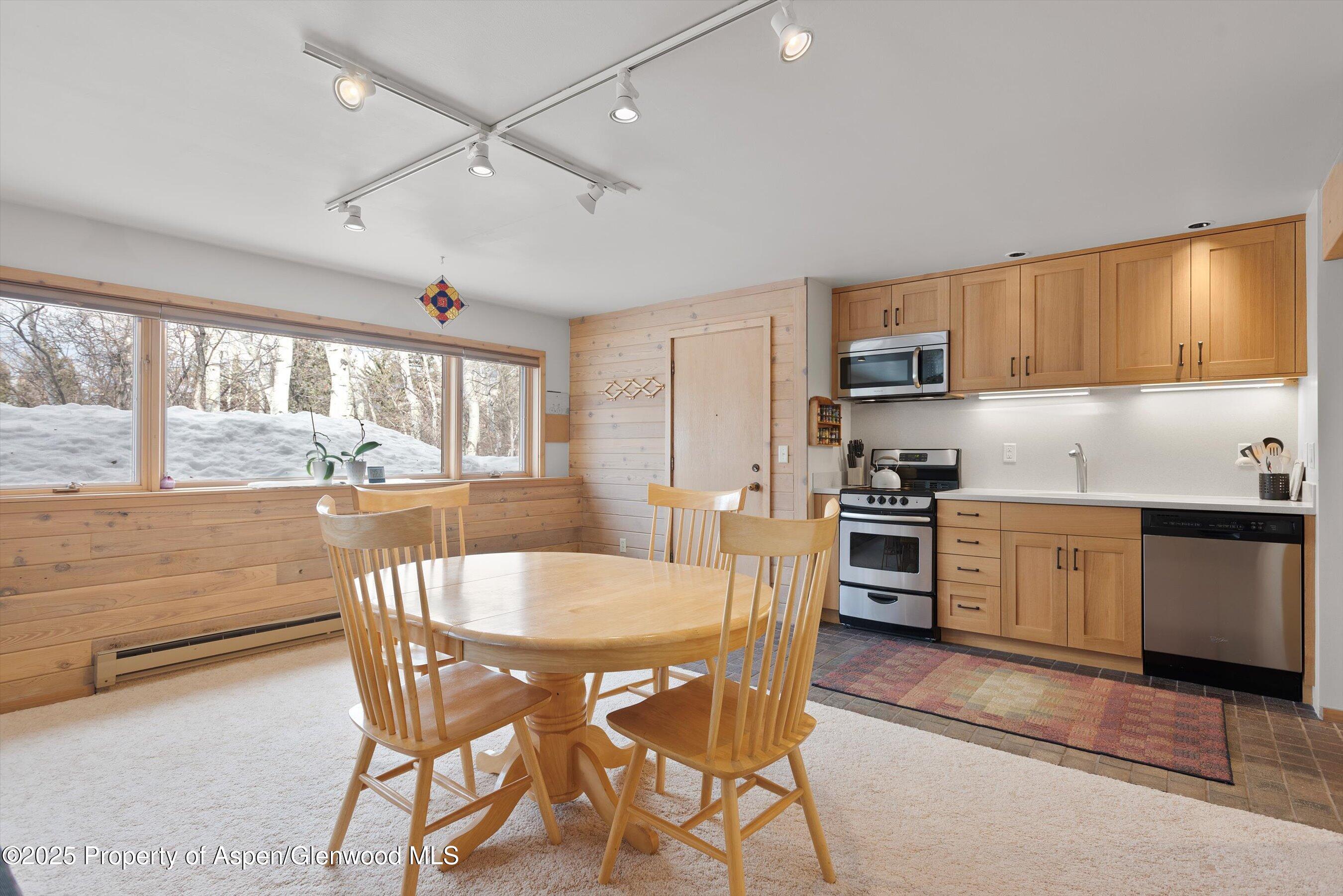 28 Larkspur Lane