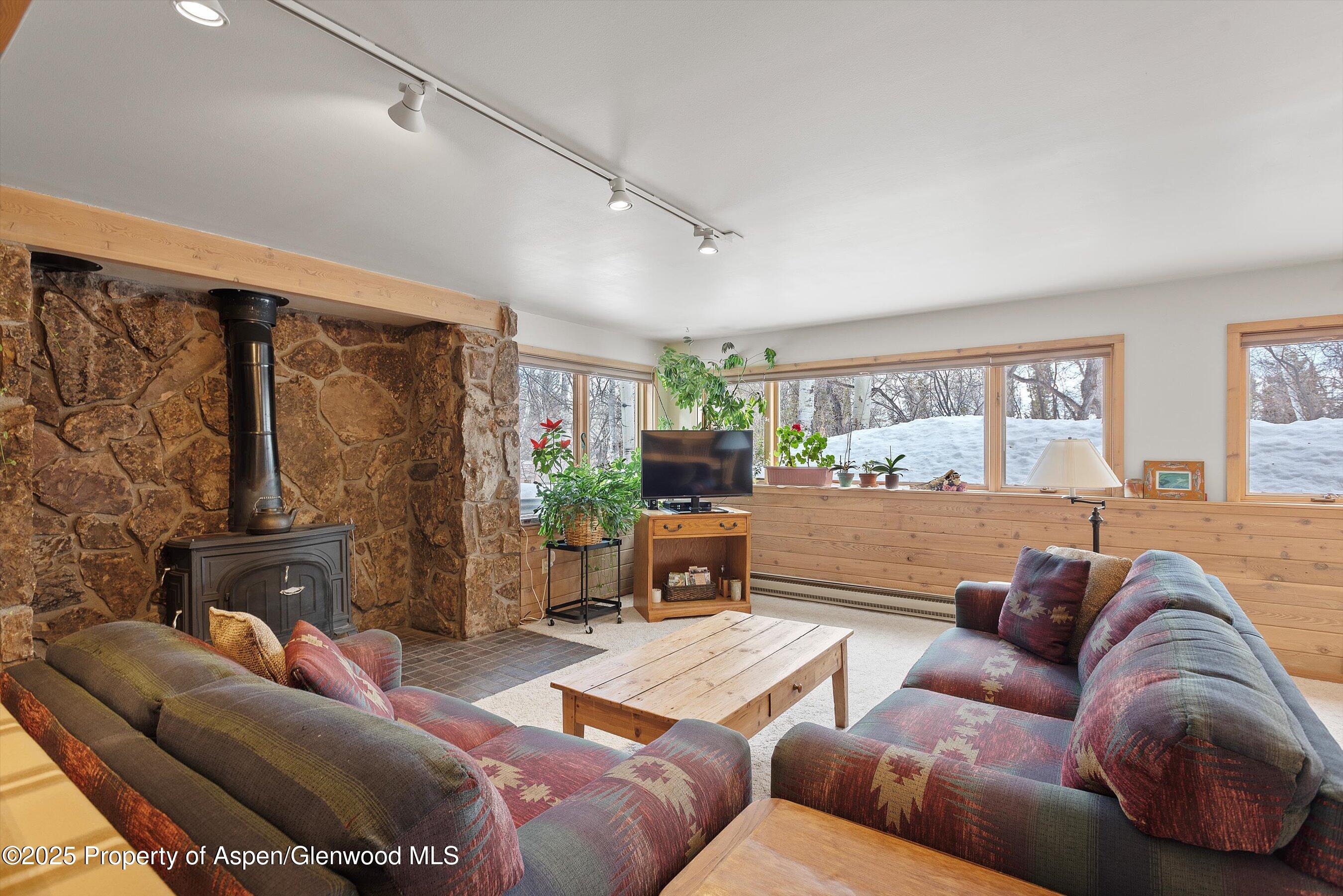 28 Larkspur Lane