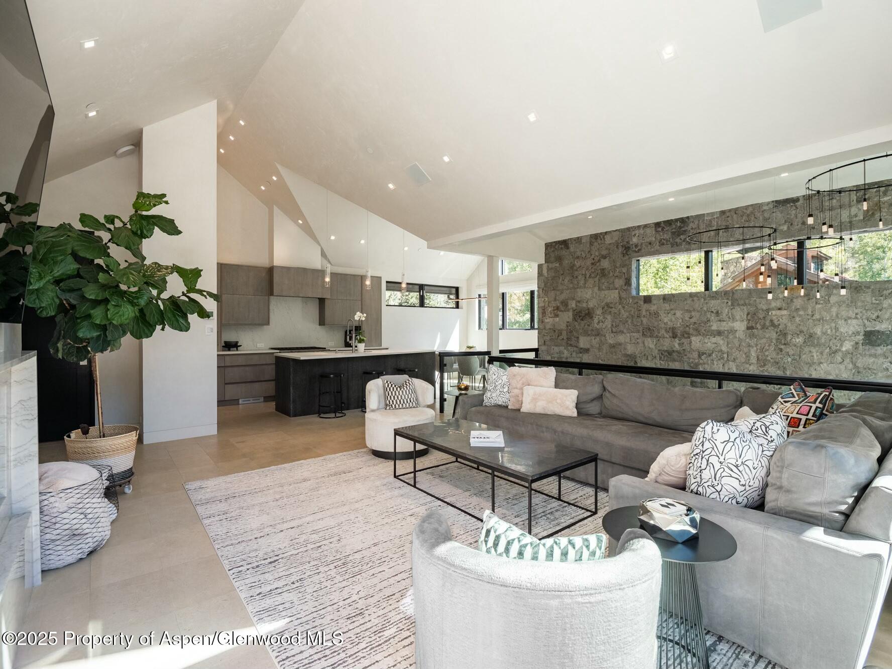 1154 E Cooper Avenue