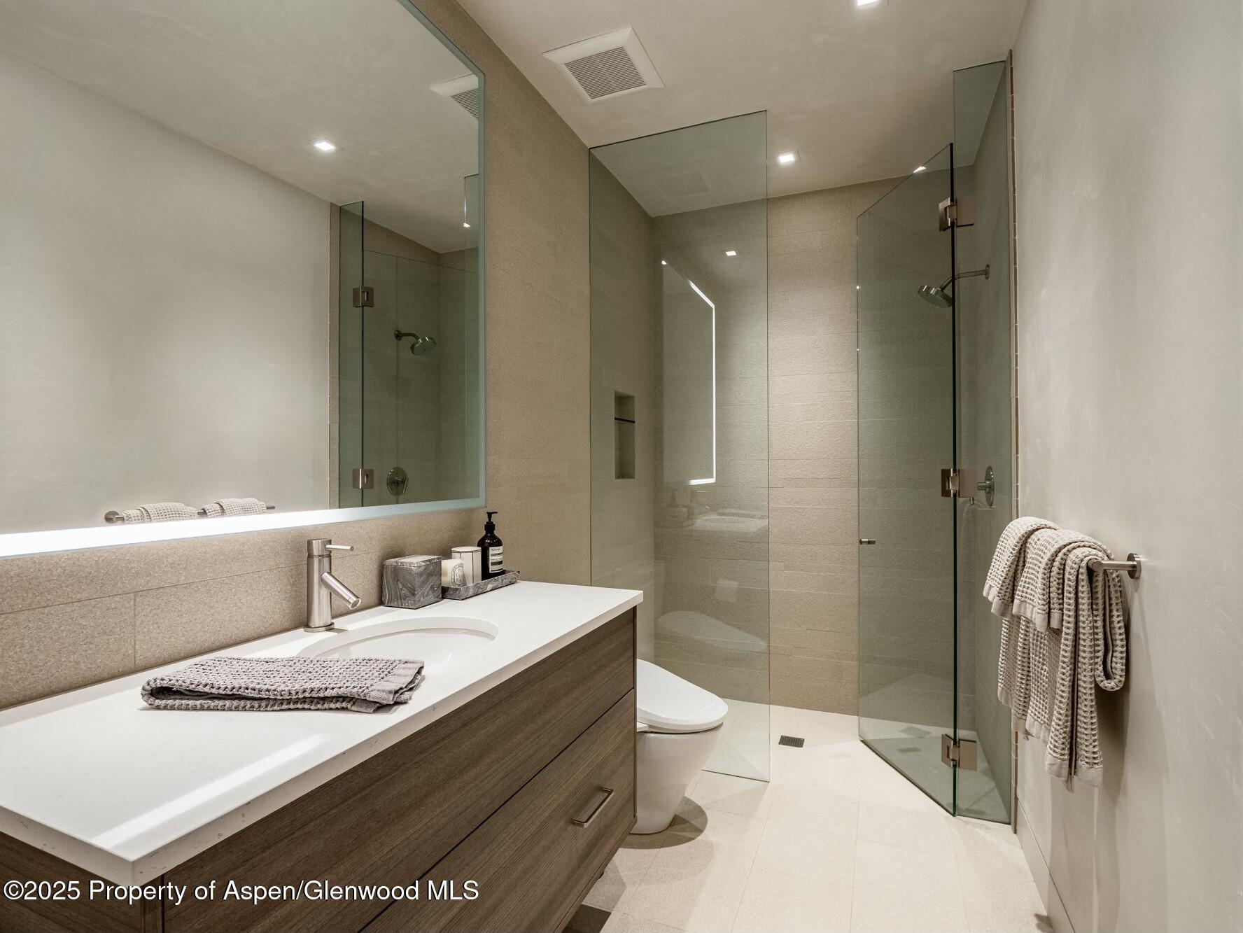 1154 E Cooper Avenue